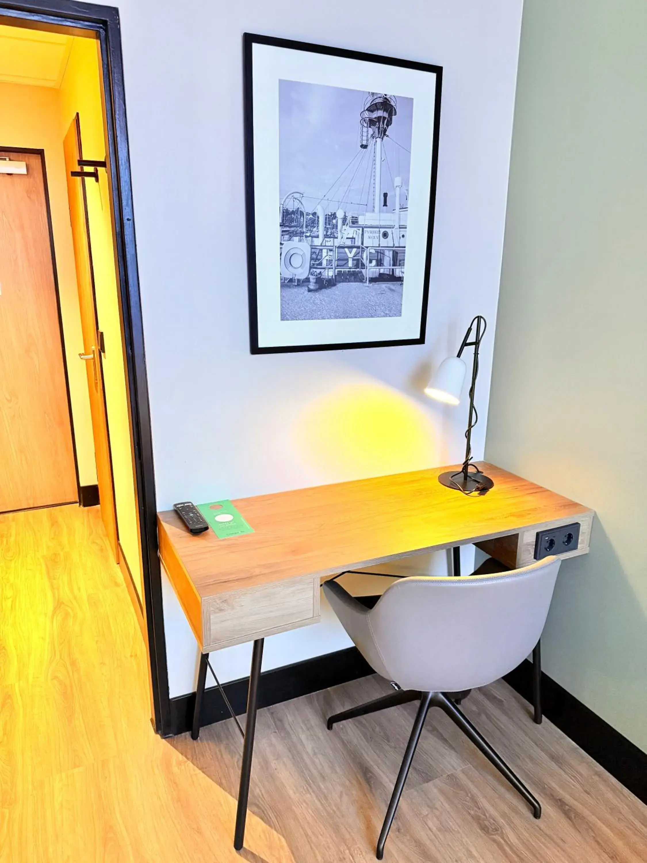 Photo of the whole room in Hotel Astor Kiel by Campanile Photo of the whole room in Hotel Astor Kiel by Campanile