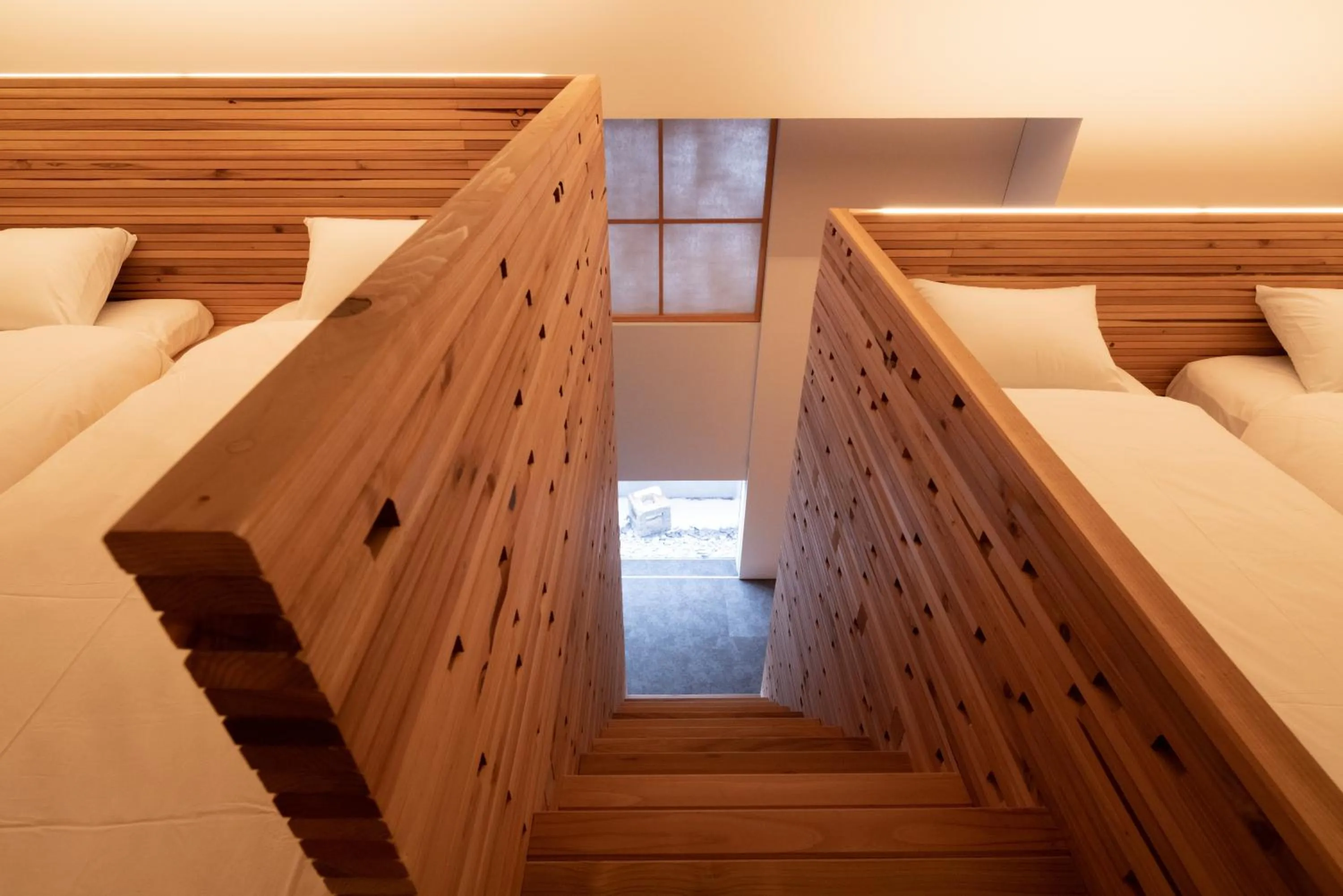 Photo of the whole room in cup of tea ensemble