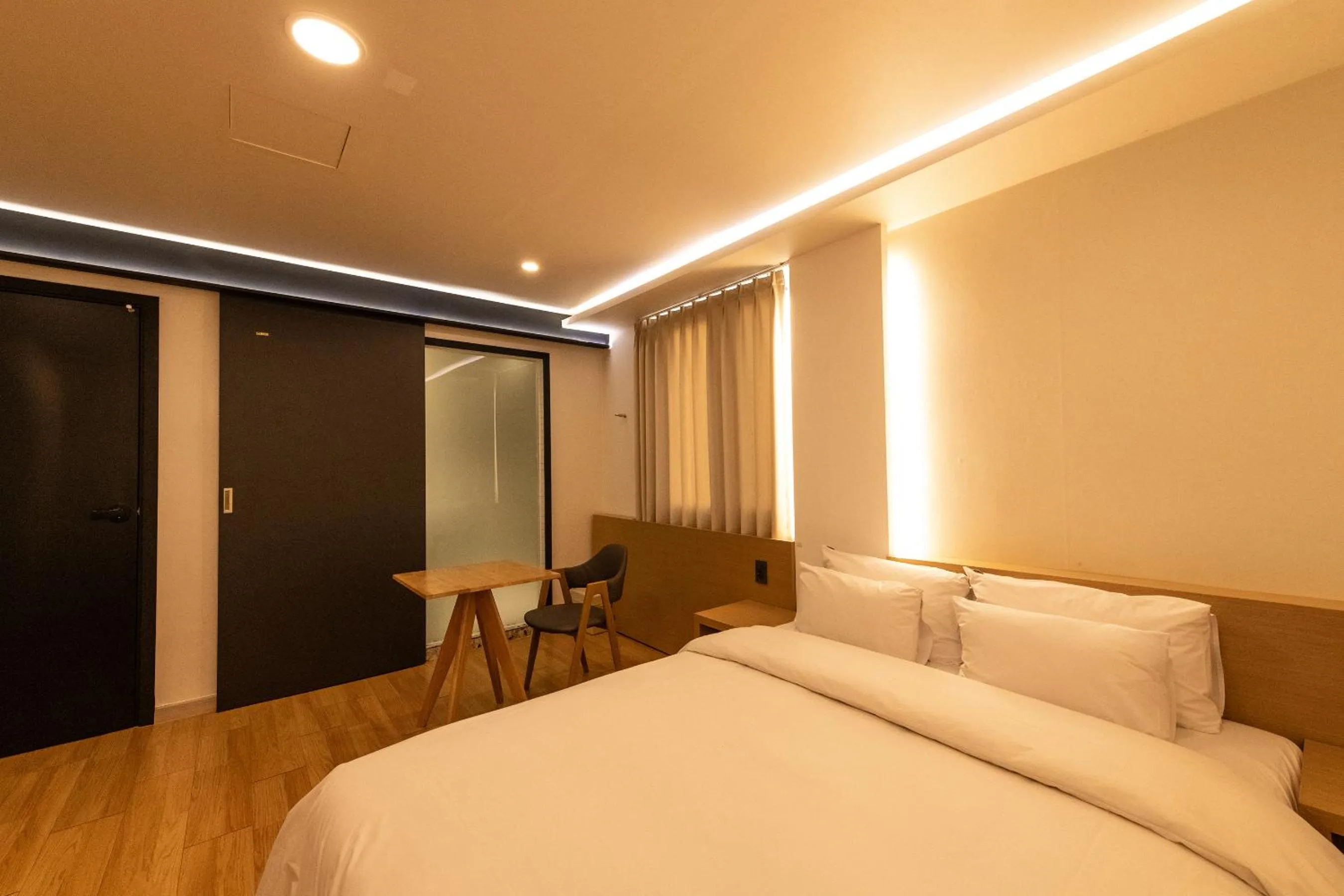 Bedroom, Bed in H Avenue Chuncheon