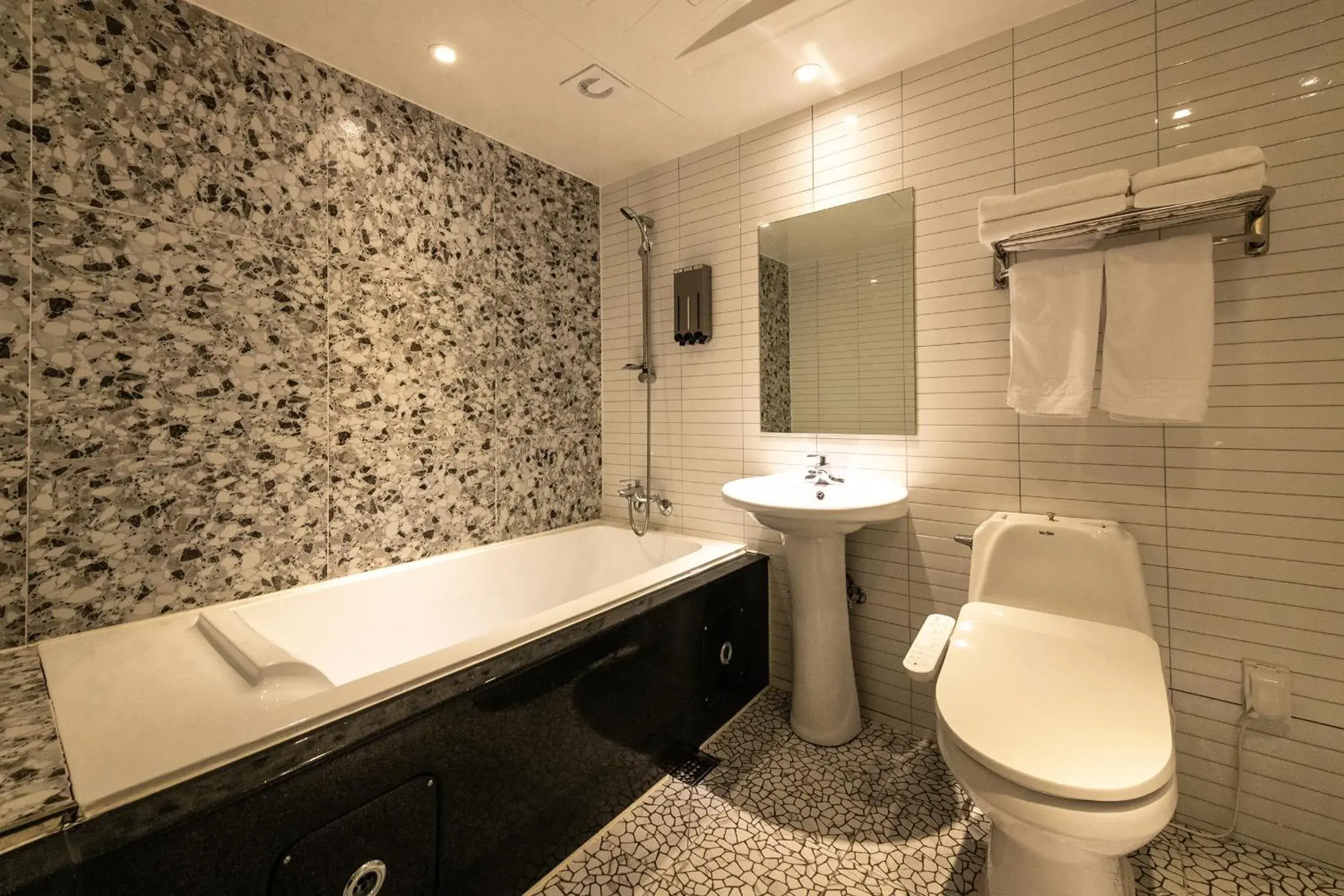 H Avenue Chuncheon H Avenue Chuncheon