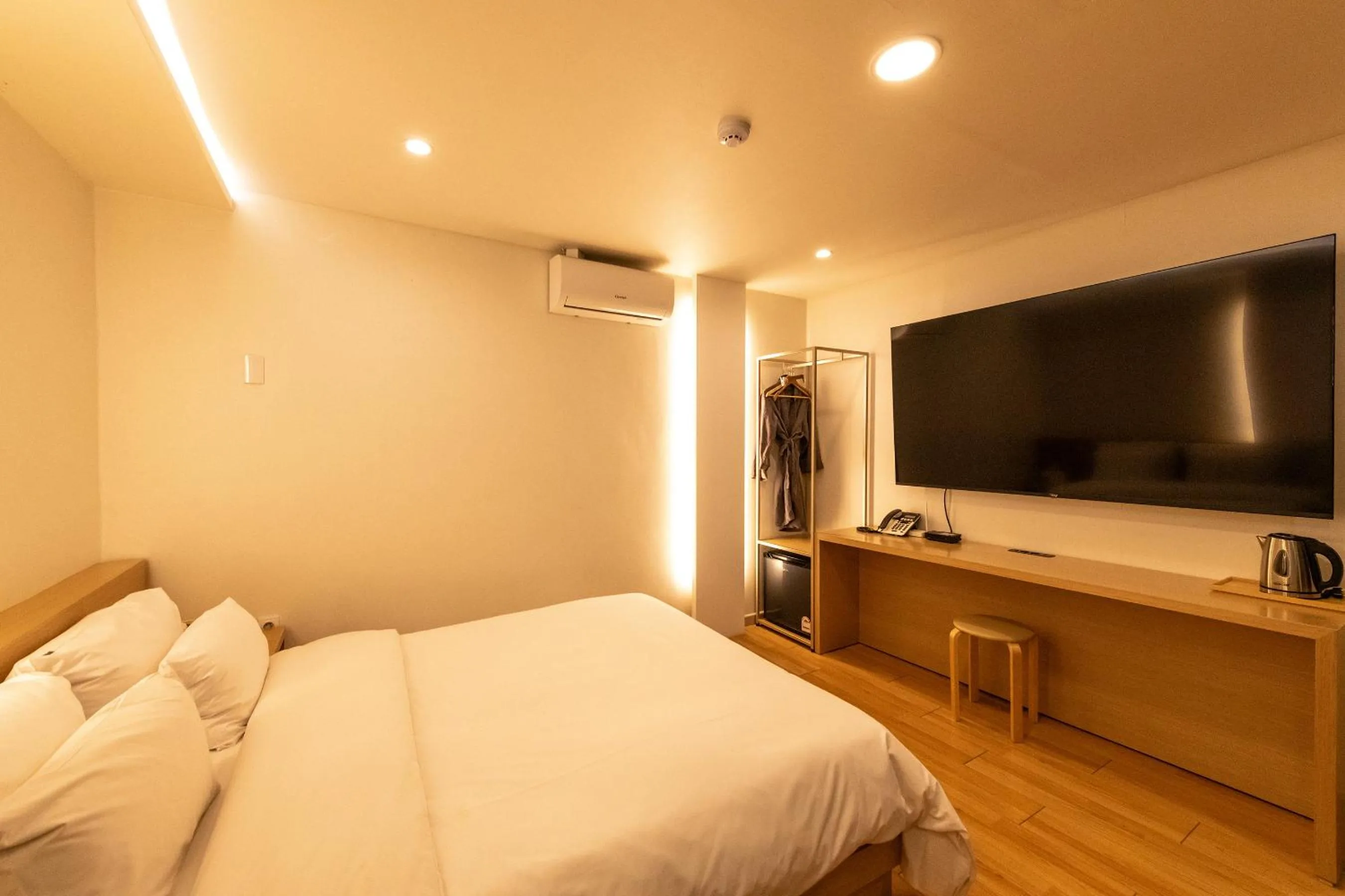 Bedroom, Bed in H Avenue Chuncheon