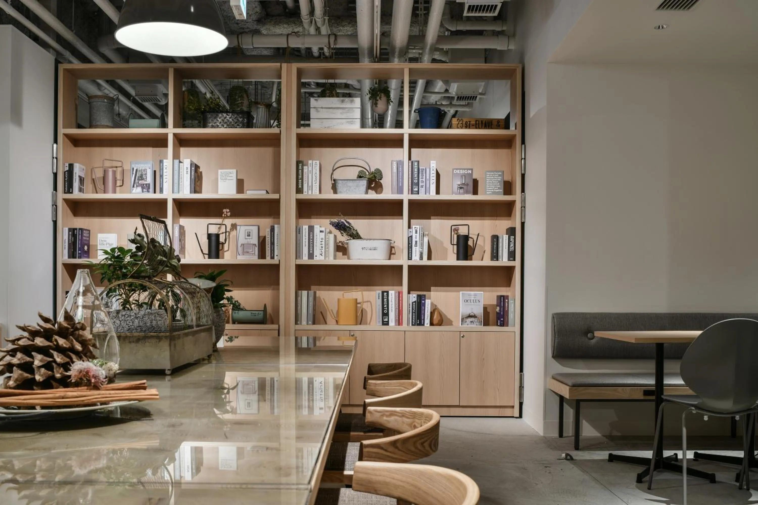 Lounge or bar in REF Omiya by VESSEL HOTELS