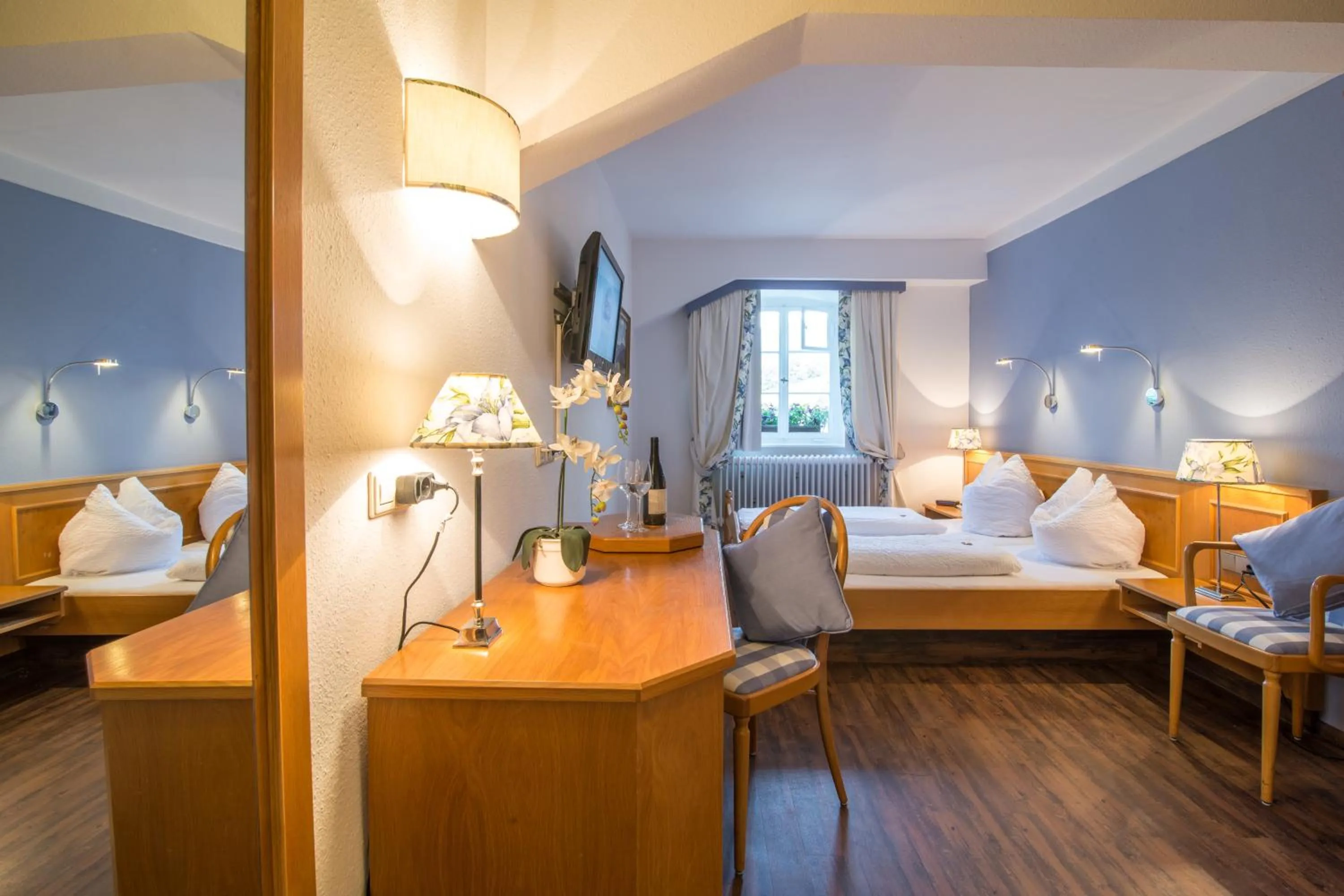 Day, Bed in Goldener Adler Oberried - Hotel & Appartements