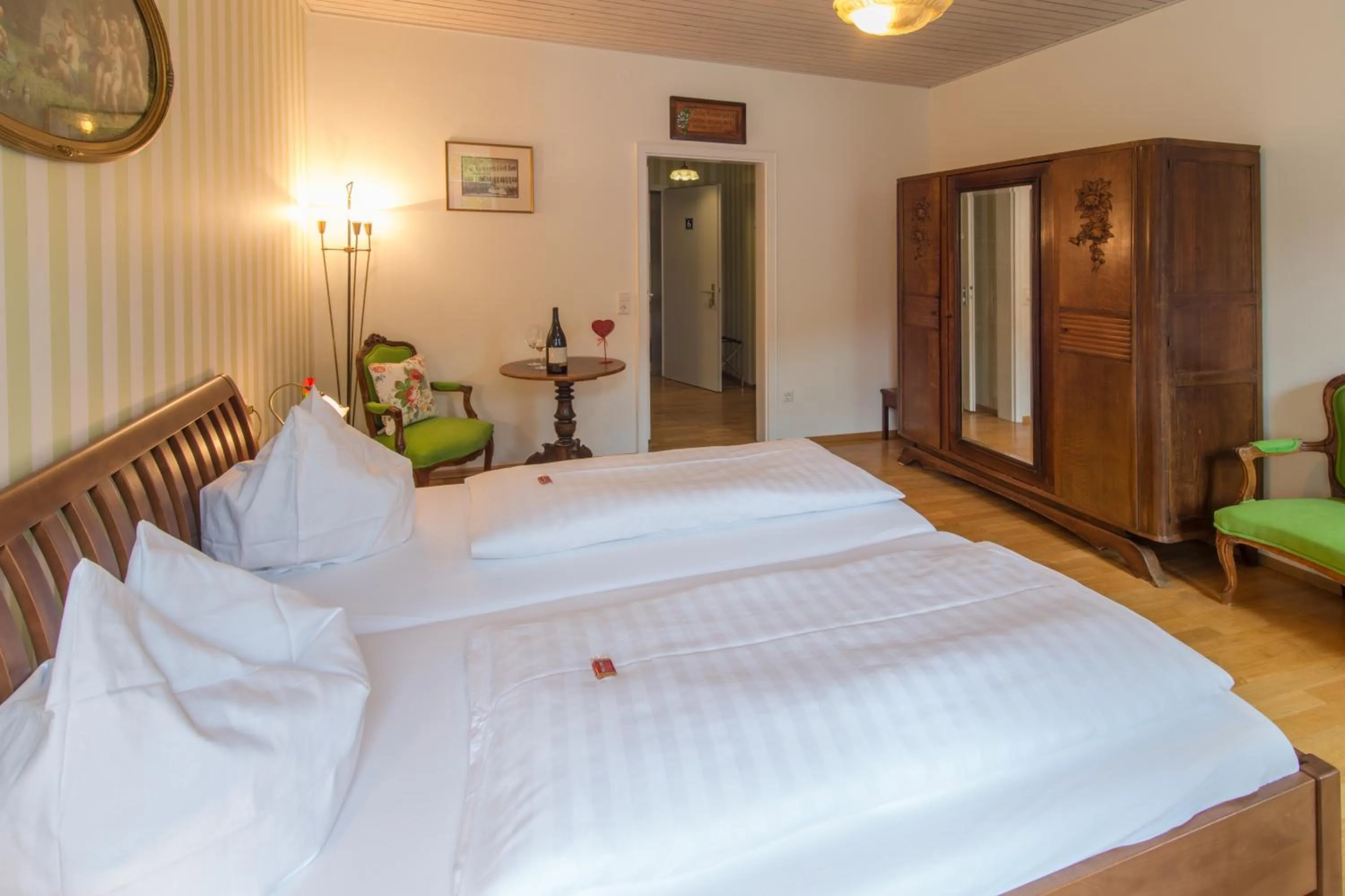 Photo of the whole room, Bed in Goldener Adler Oberried - Hotel & Appartements