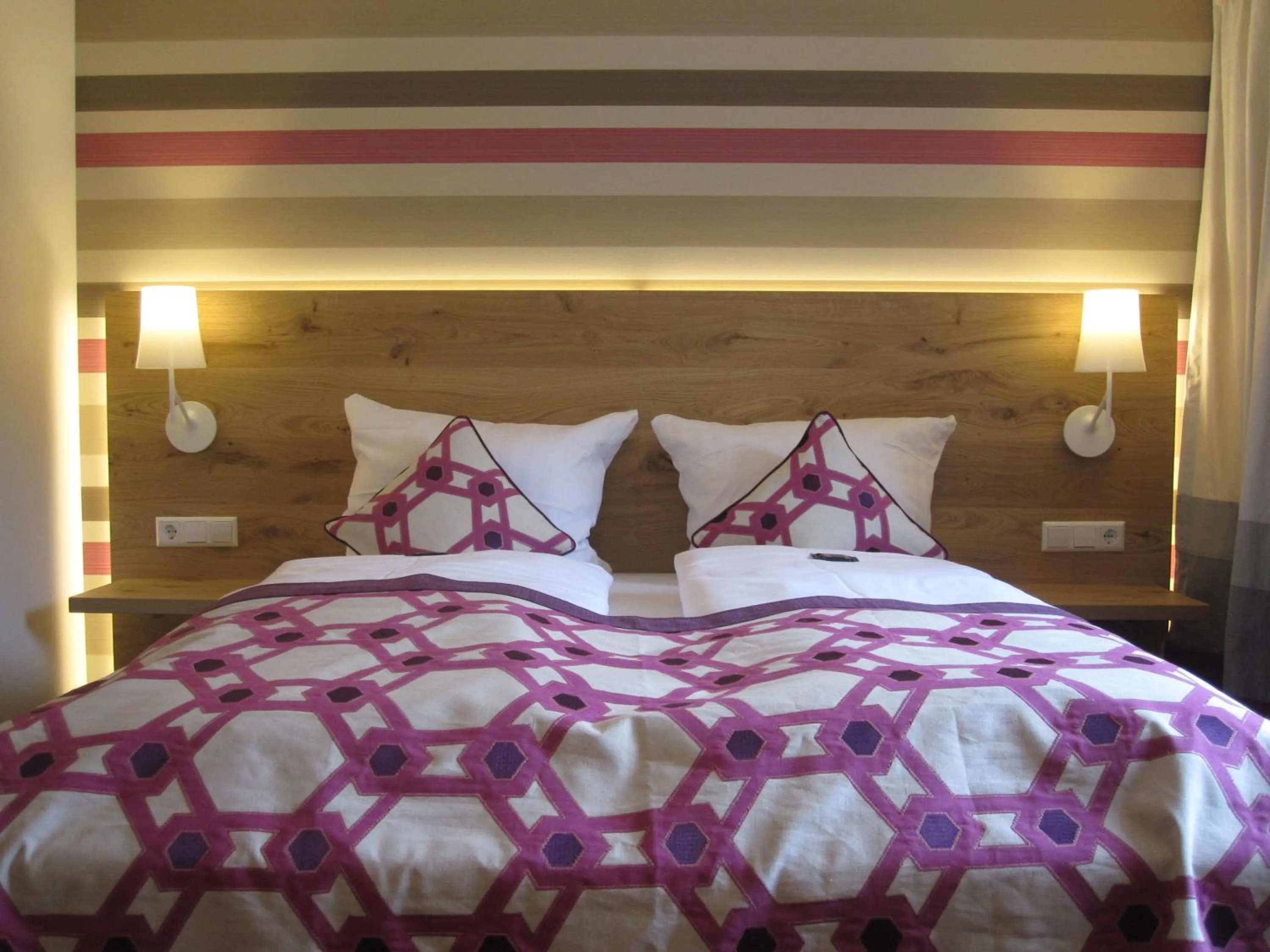 Bed in Goldener Adler Oberried - Hotel & Appartements