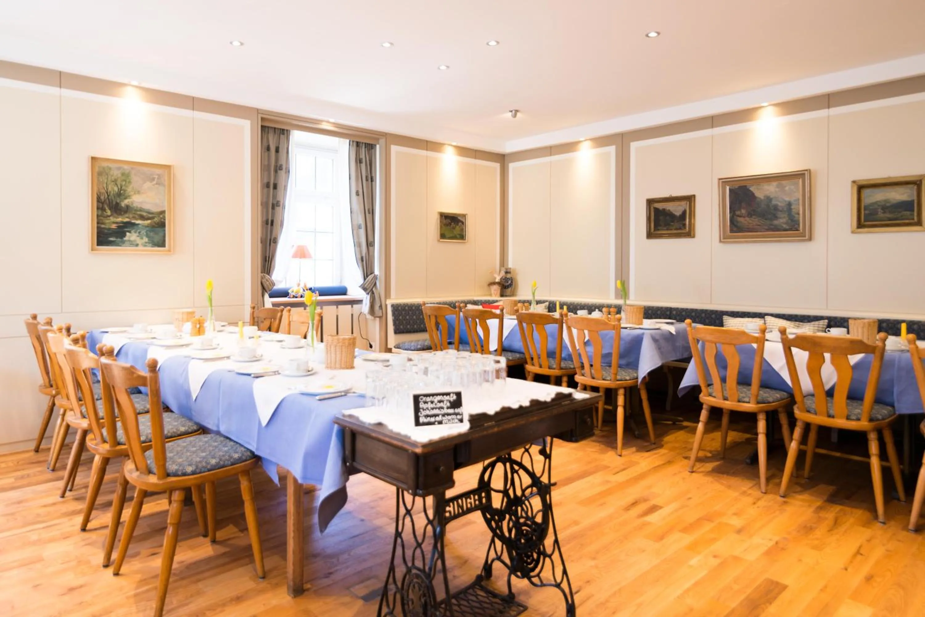 Restaurant/places to eat in Goldener Adler Oberried - Hotel & Appartements