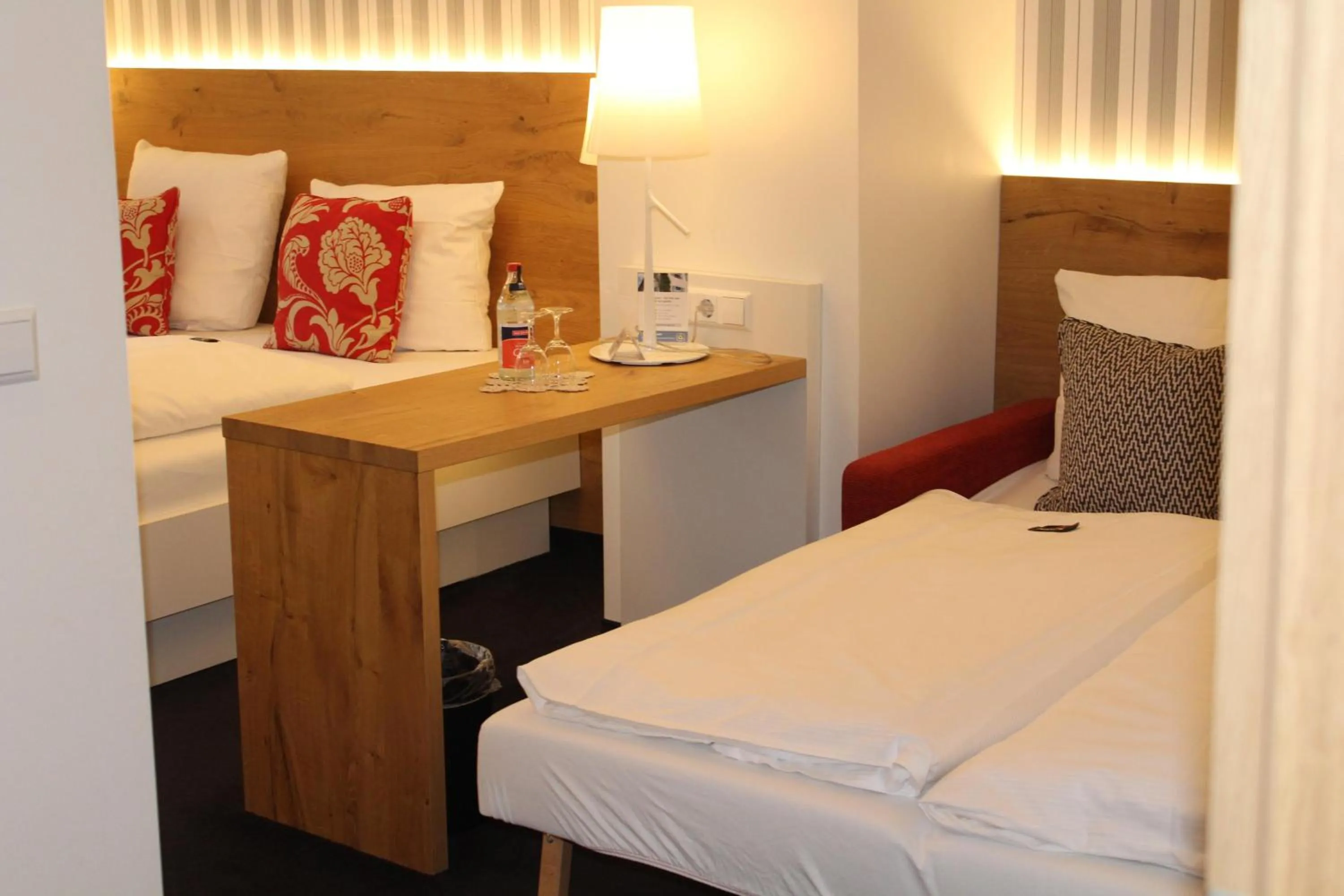 Bed in Goldener Adler Oberried - Hotel & Appartements