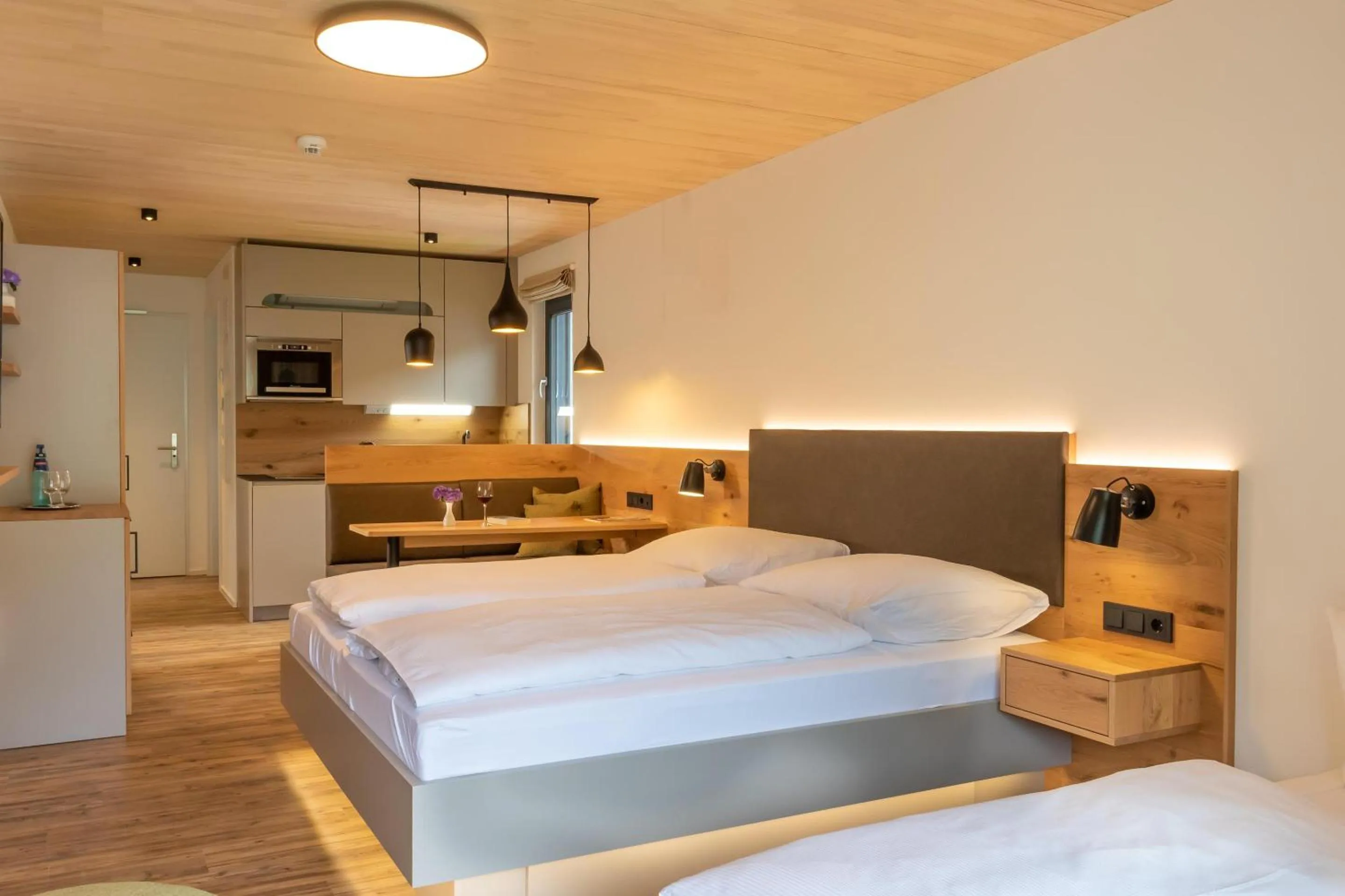 Bed in Goldener Adler Oberried - Hotel & Appartements