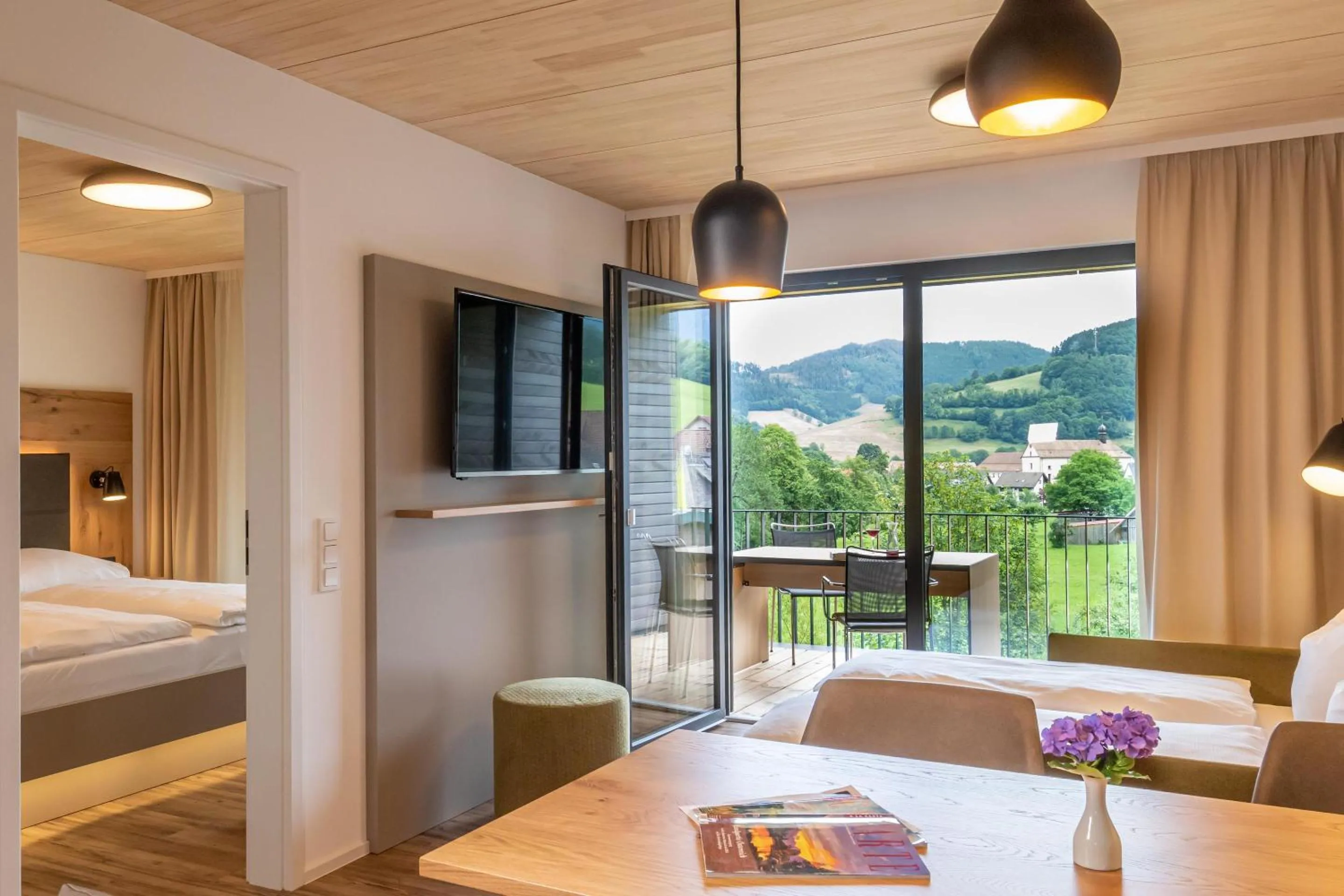 Bed in Goldener Adler Oberried - Hotel & Appartements