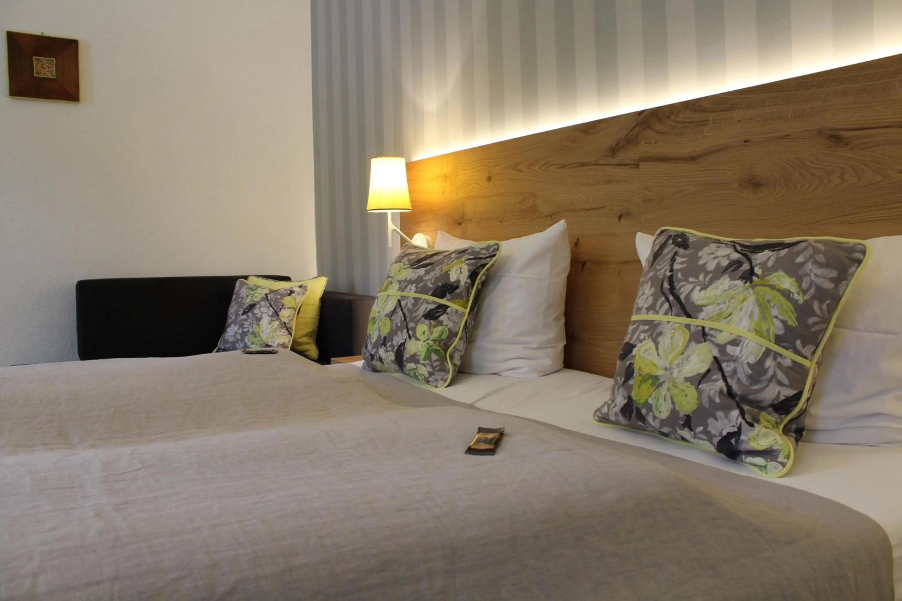 Bed in Goldener Adler Oberried - Hotel & Appartements