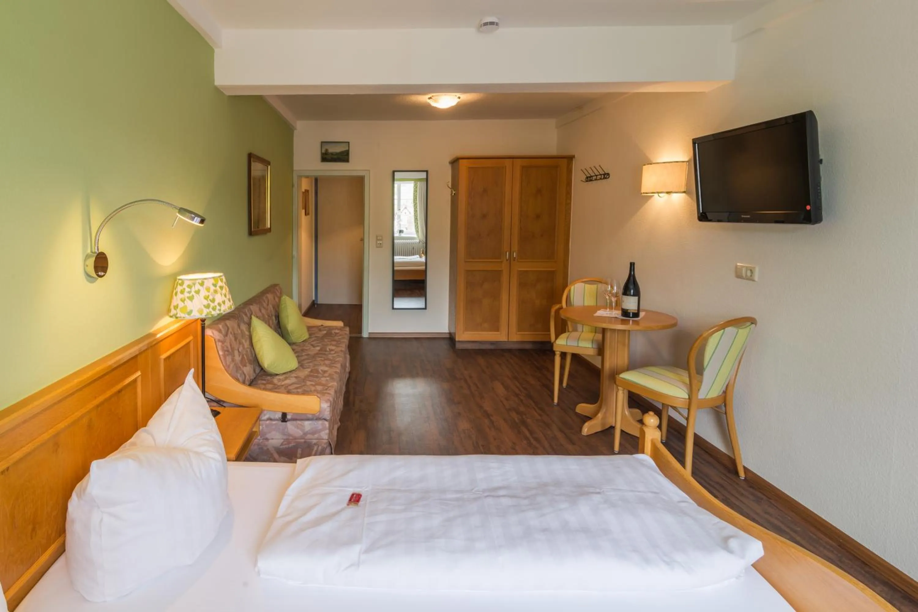 Photo of the whole room, Bed in Goldener Adler Oberried - Hotel & Appartements