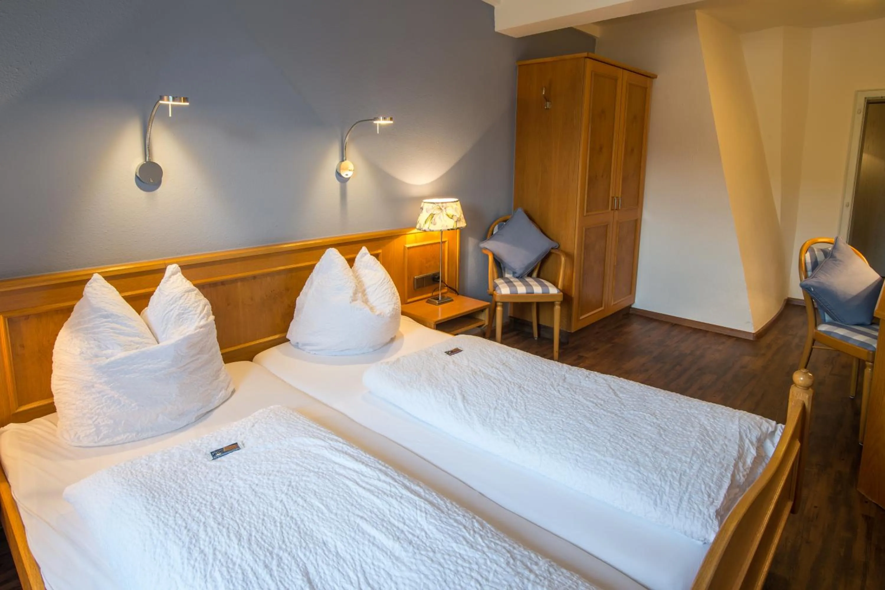 Photo of the whole room, Bed in Goldener Adler Oberried - Hotel & Appartements