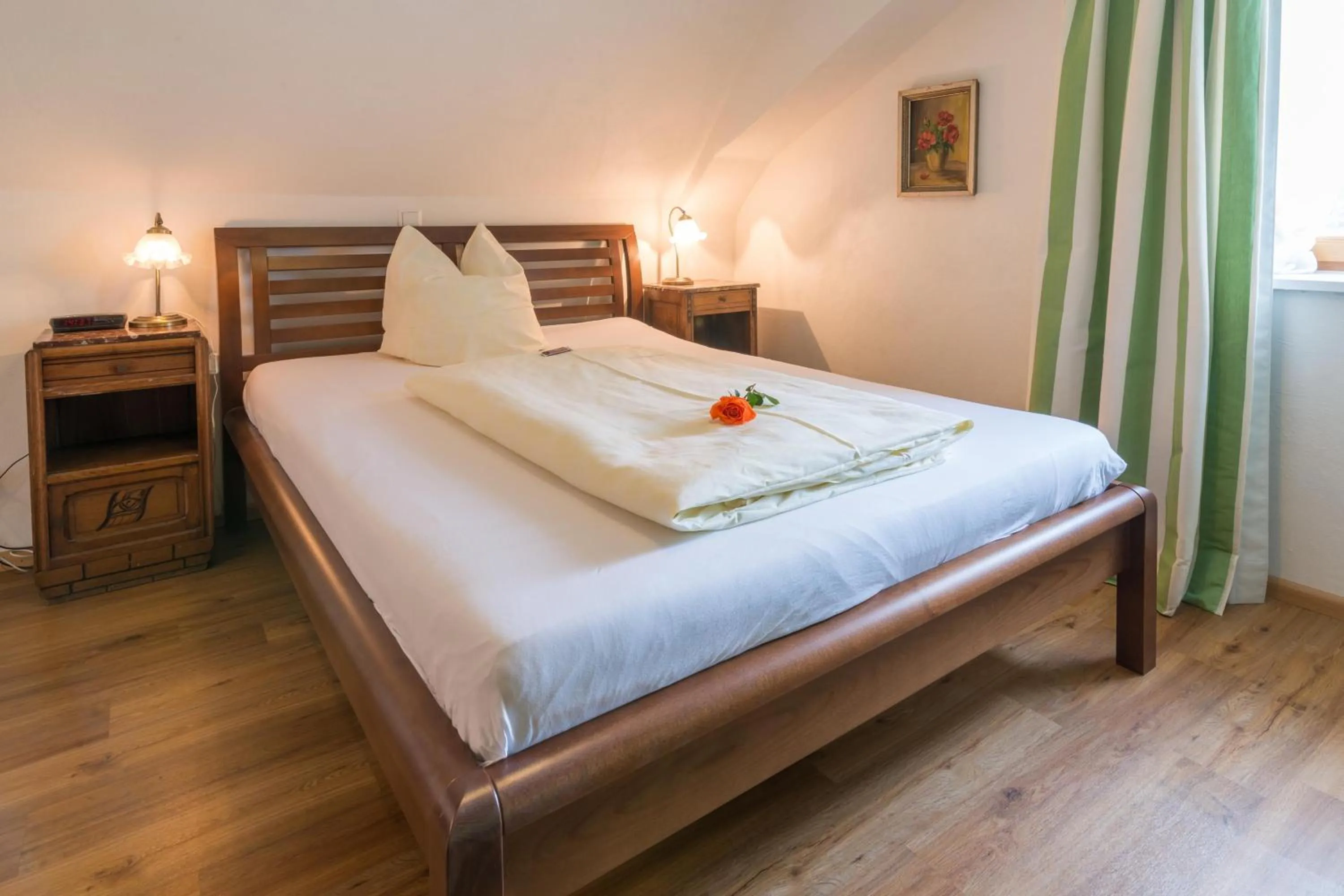 Bed in Goldener Adler Oberried - Hotel & Appartements