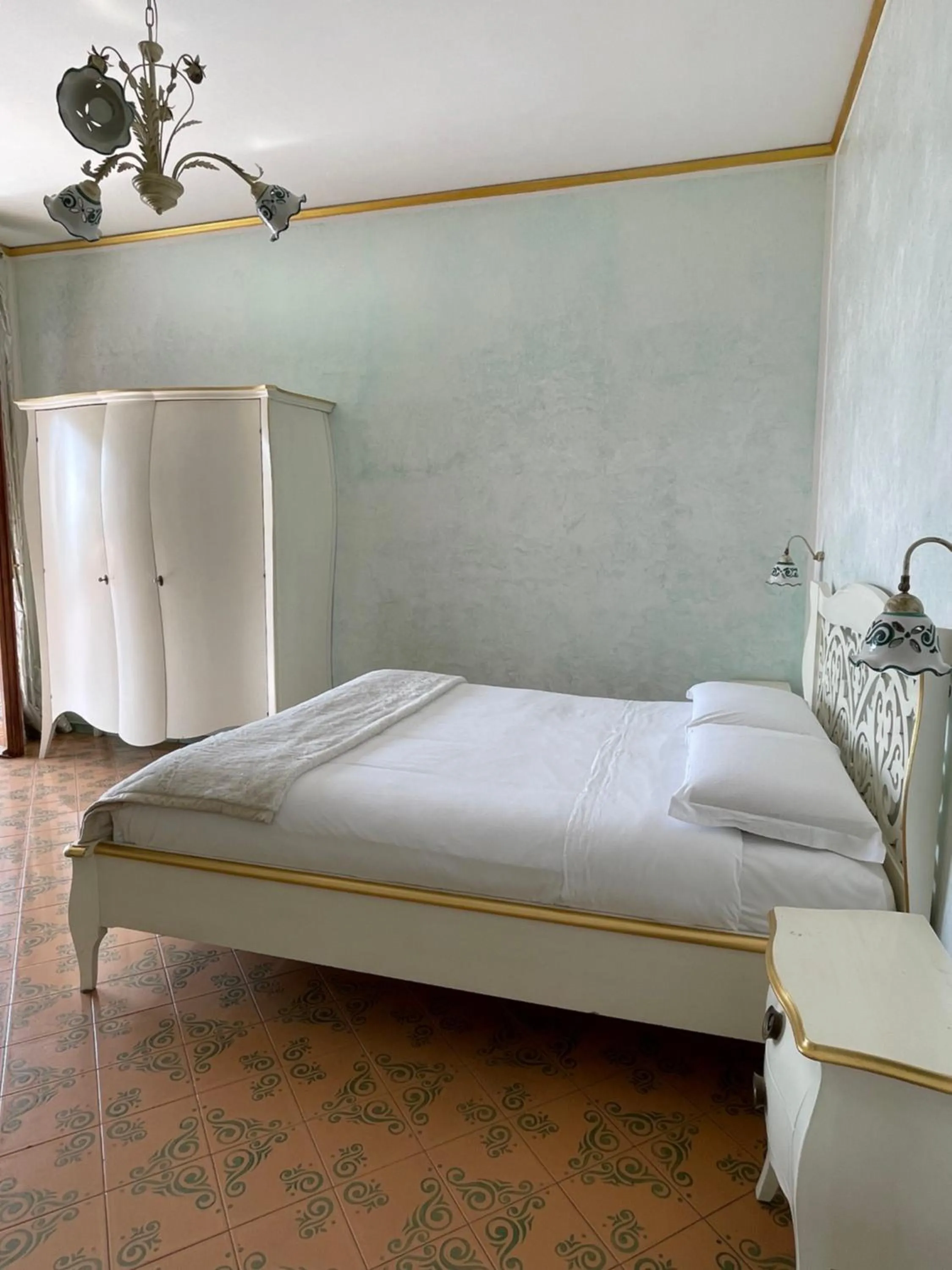 Photo of the whole room, Bed in Bellavista Costa d'Amalfi