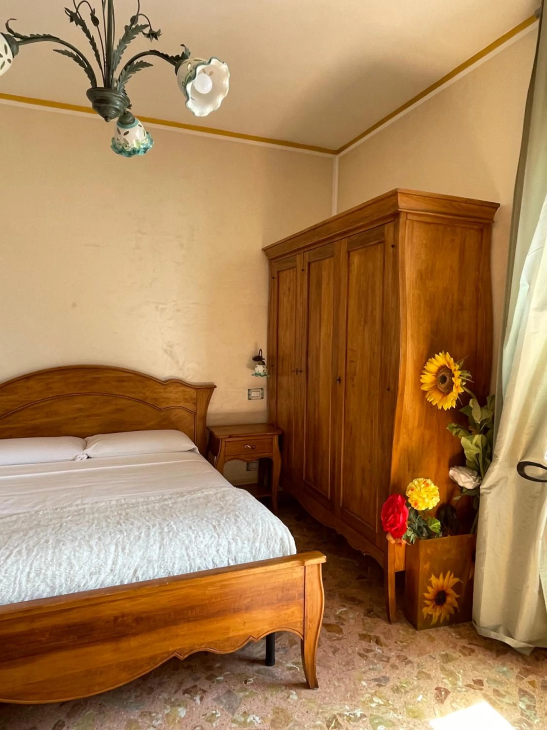 Photo of the whole room, Bed in Bellavista Costa d'Amalfi