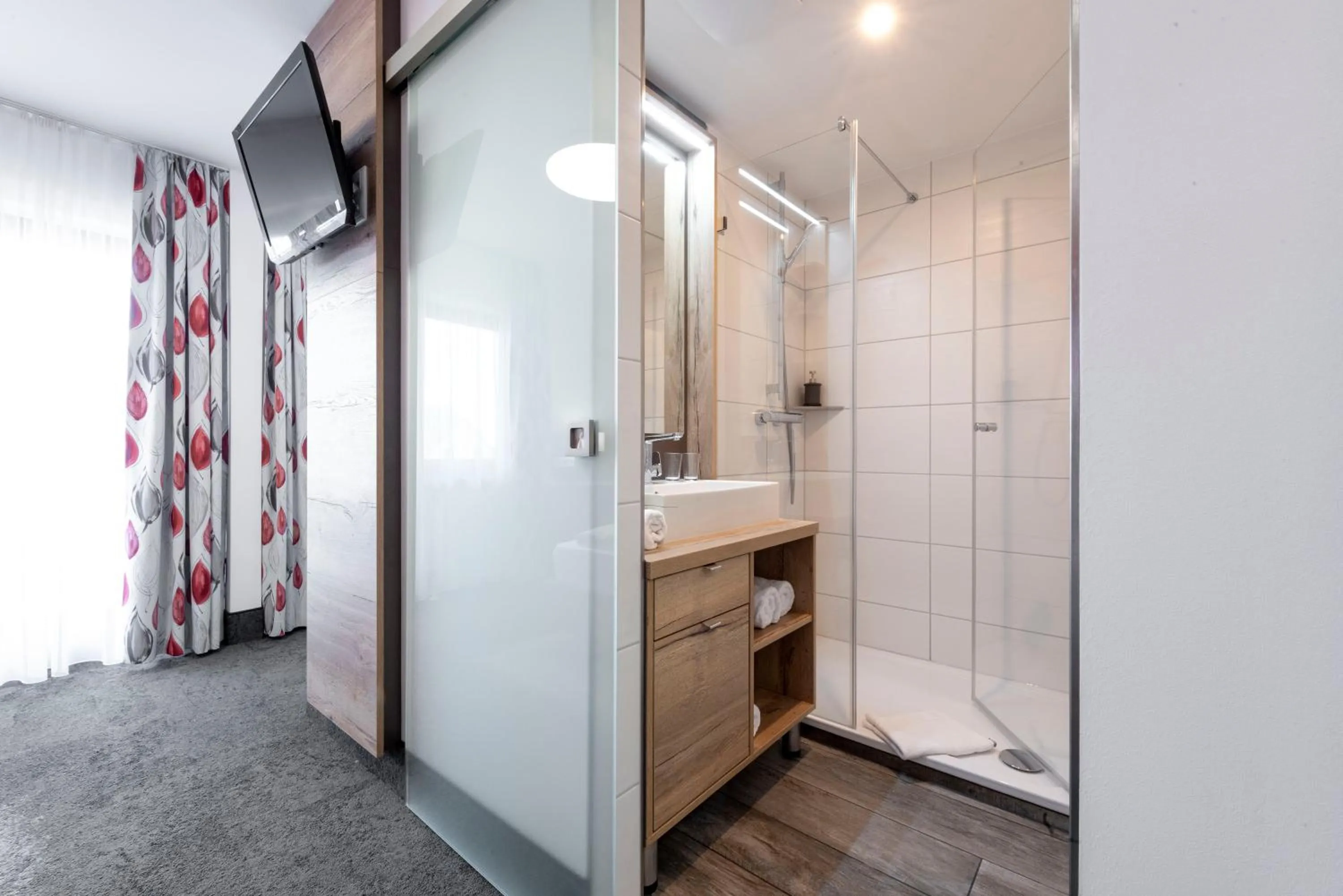 Shower in Hotel Schloßberg