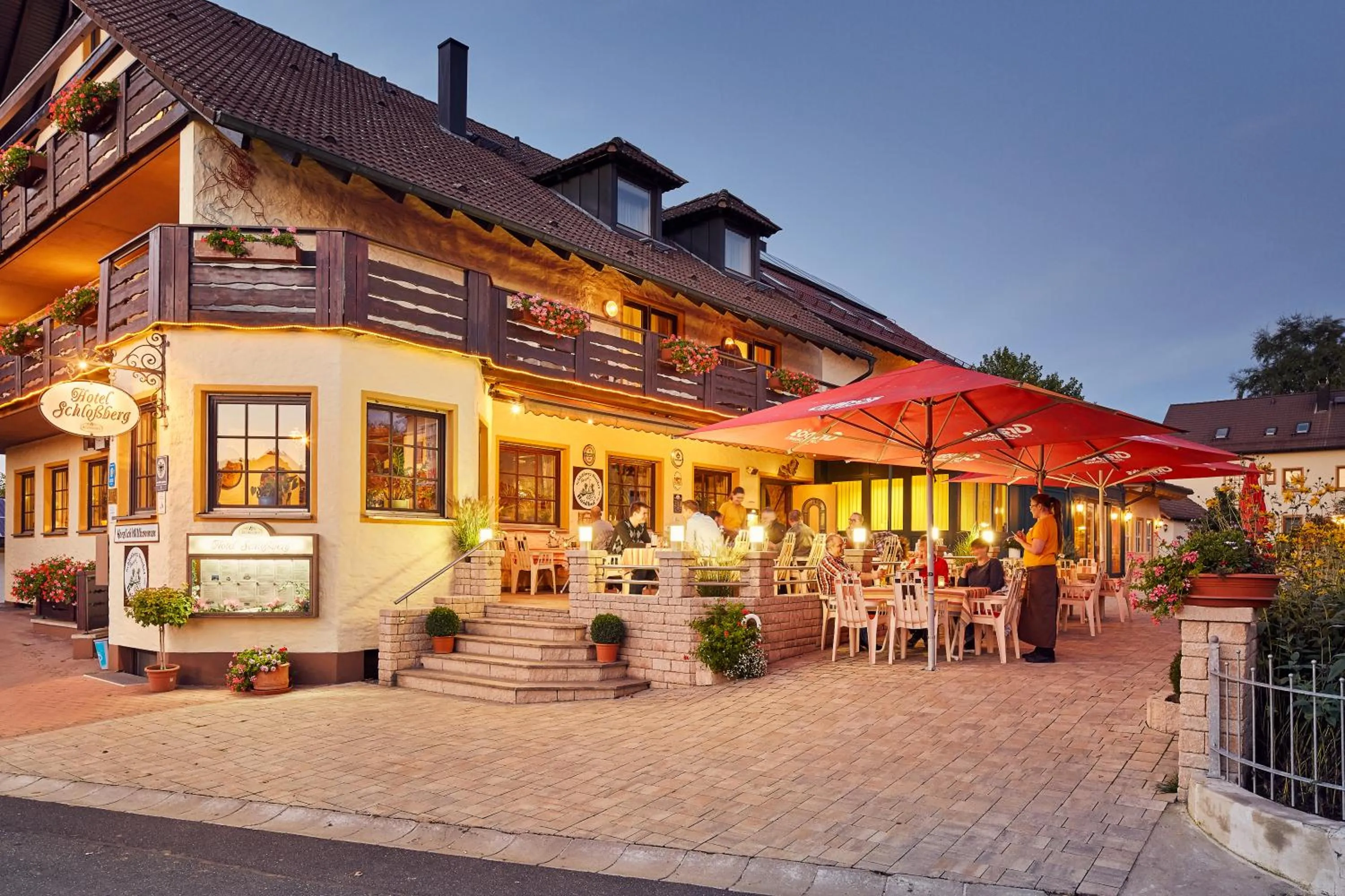 Restaurant/places to eat in Hotel Schloßberg