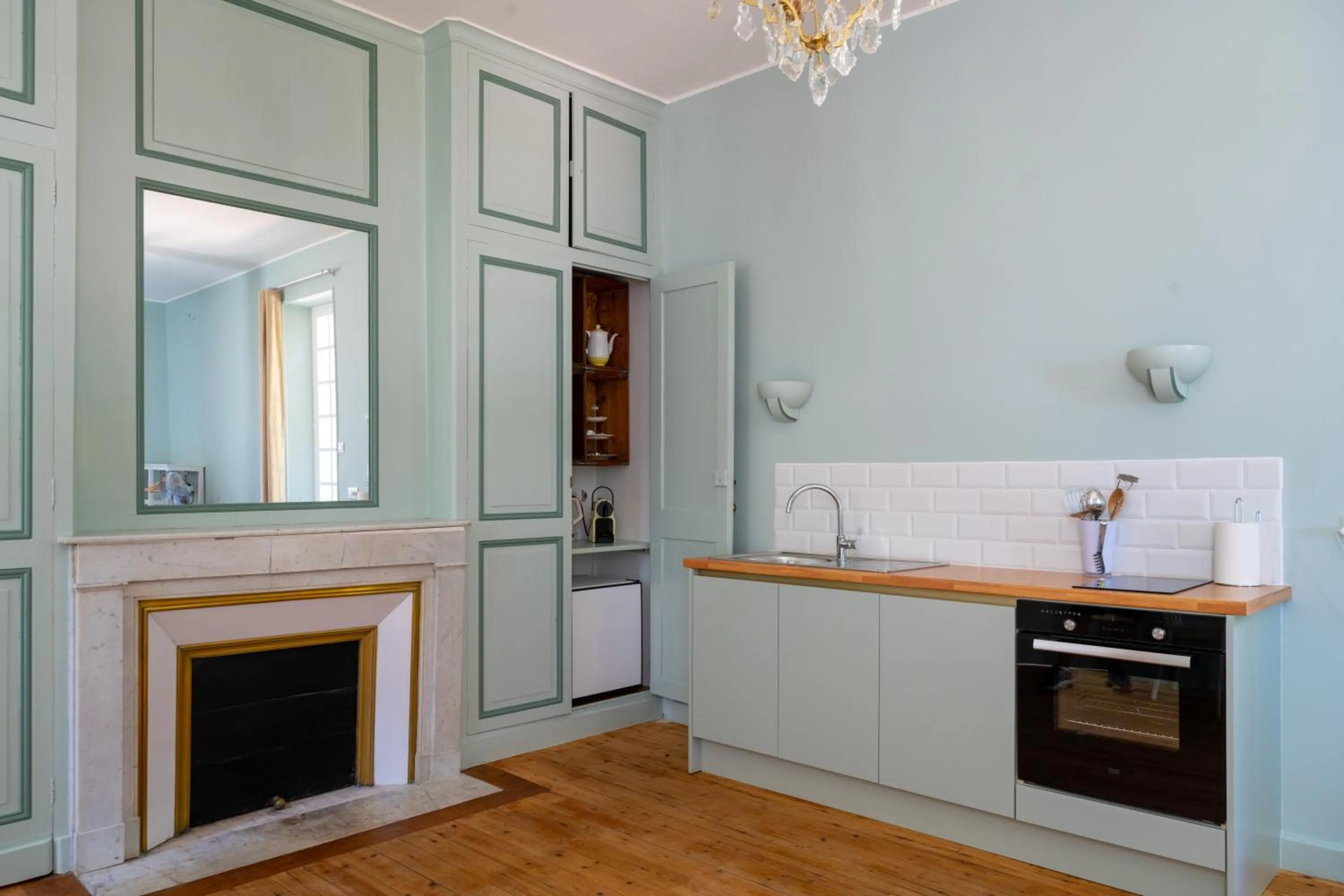 Kitchen or kitchenette in Château Destinée