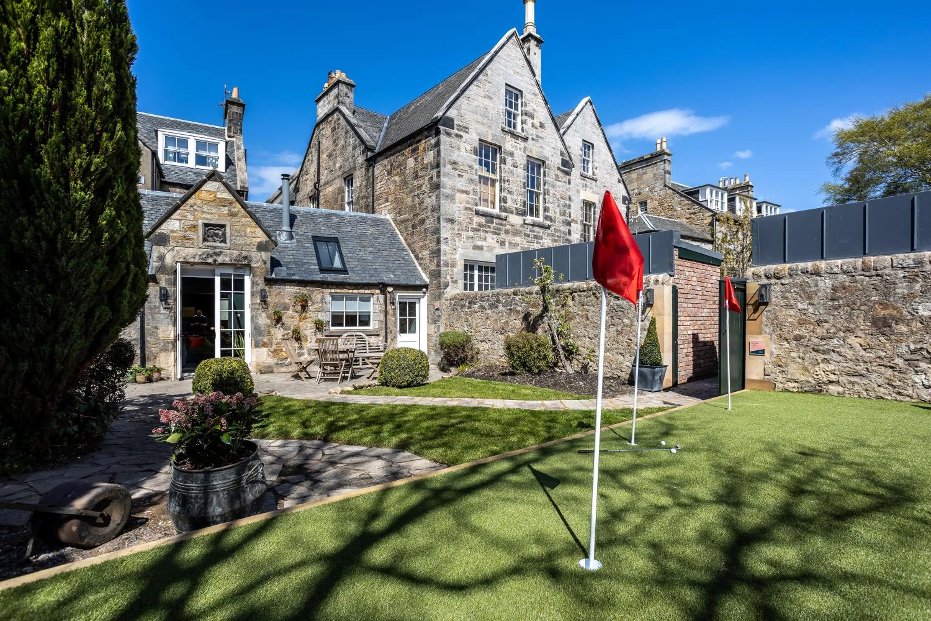 Garden in No1 Apartments & Bedrooms St Andrews - St Mary's
