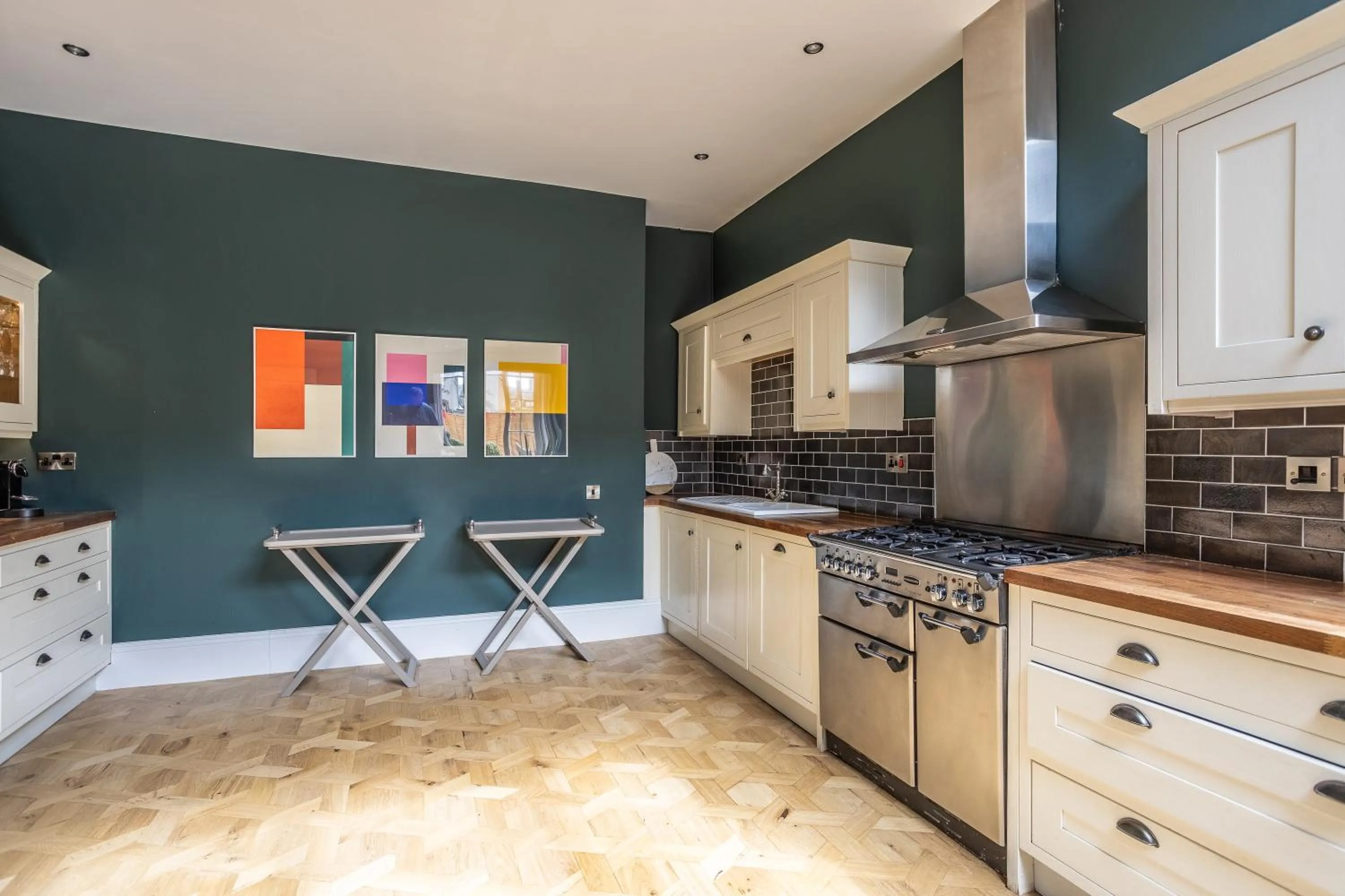 Kitchen or kitchenette in No1 Apartments & Bedrooms St Andrews - St Mary's