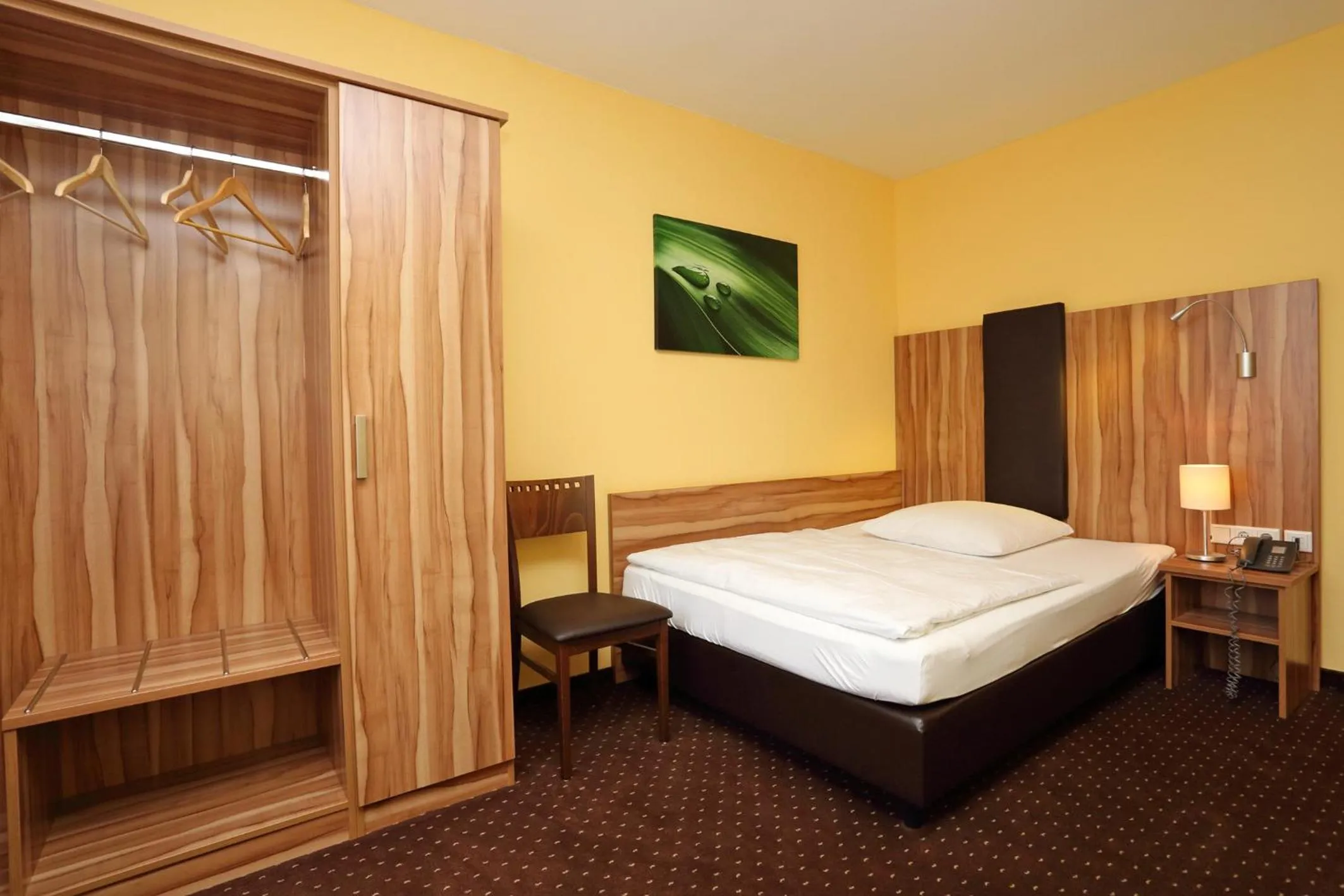 Photo of the whole room, Bed in Hotel Silberhorn