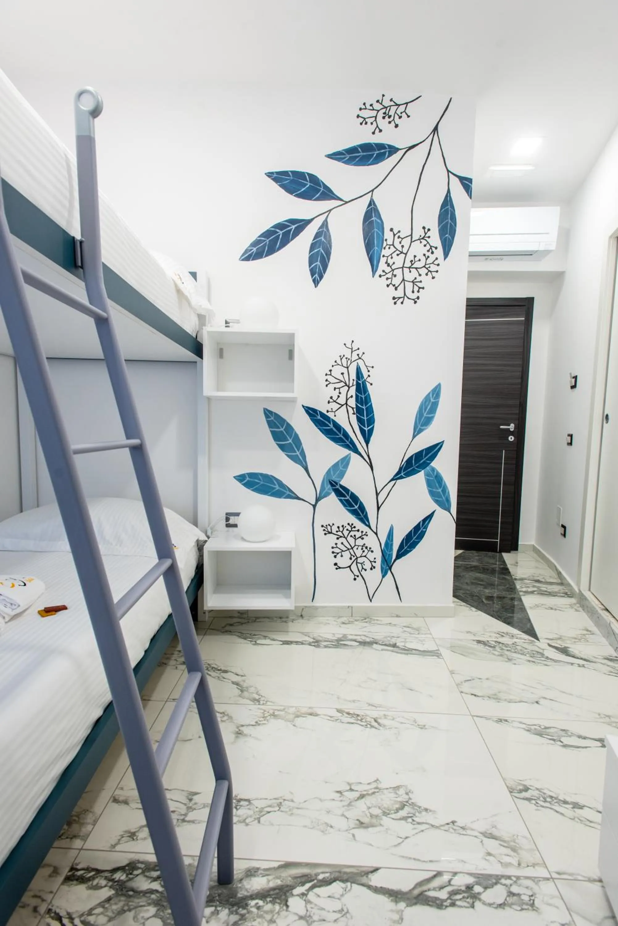 bunk bed, Bed in Elly's B&B