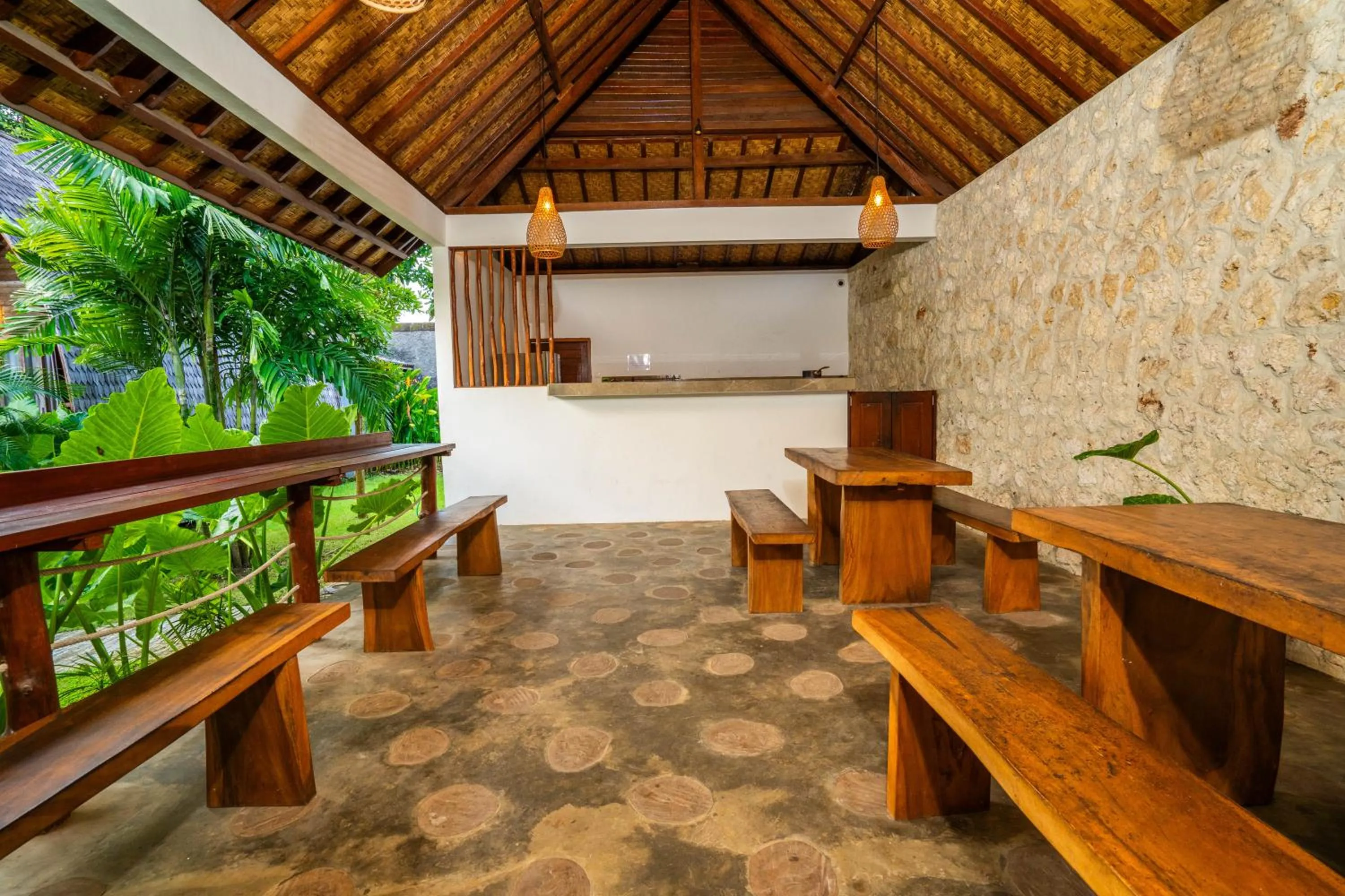 Communal kitchen in Lumbung Bukit Resort Uluwatu