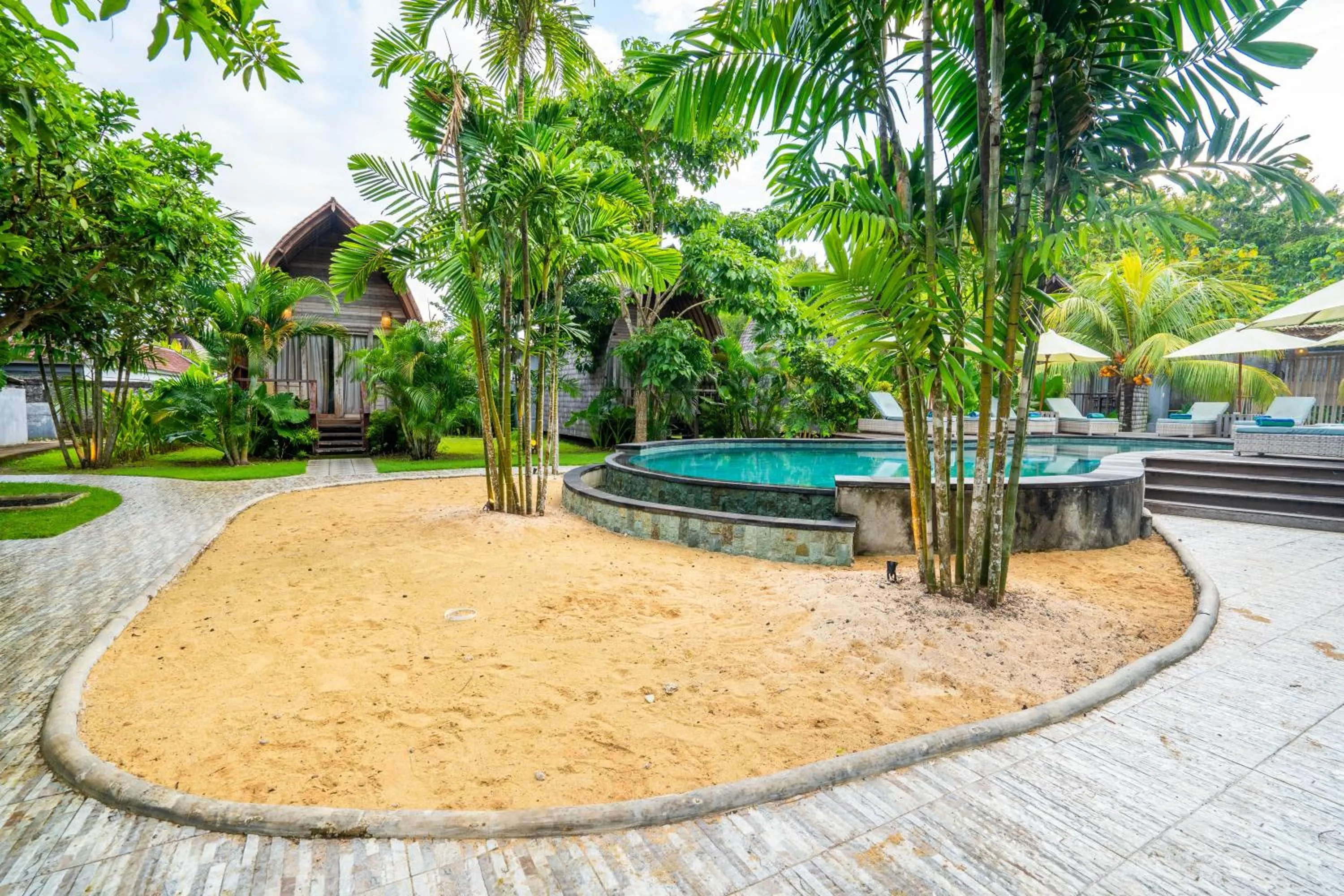 Swimming pool in Lumbung Bukit Resort Uluwatu