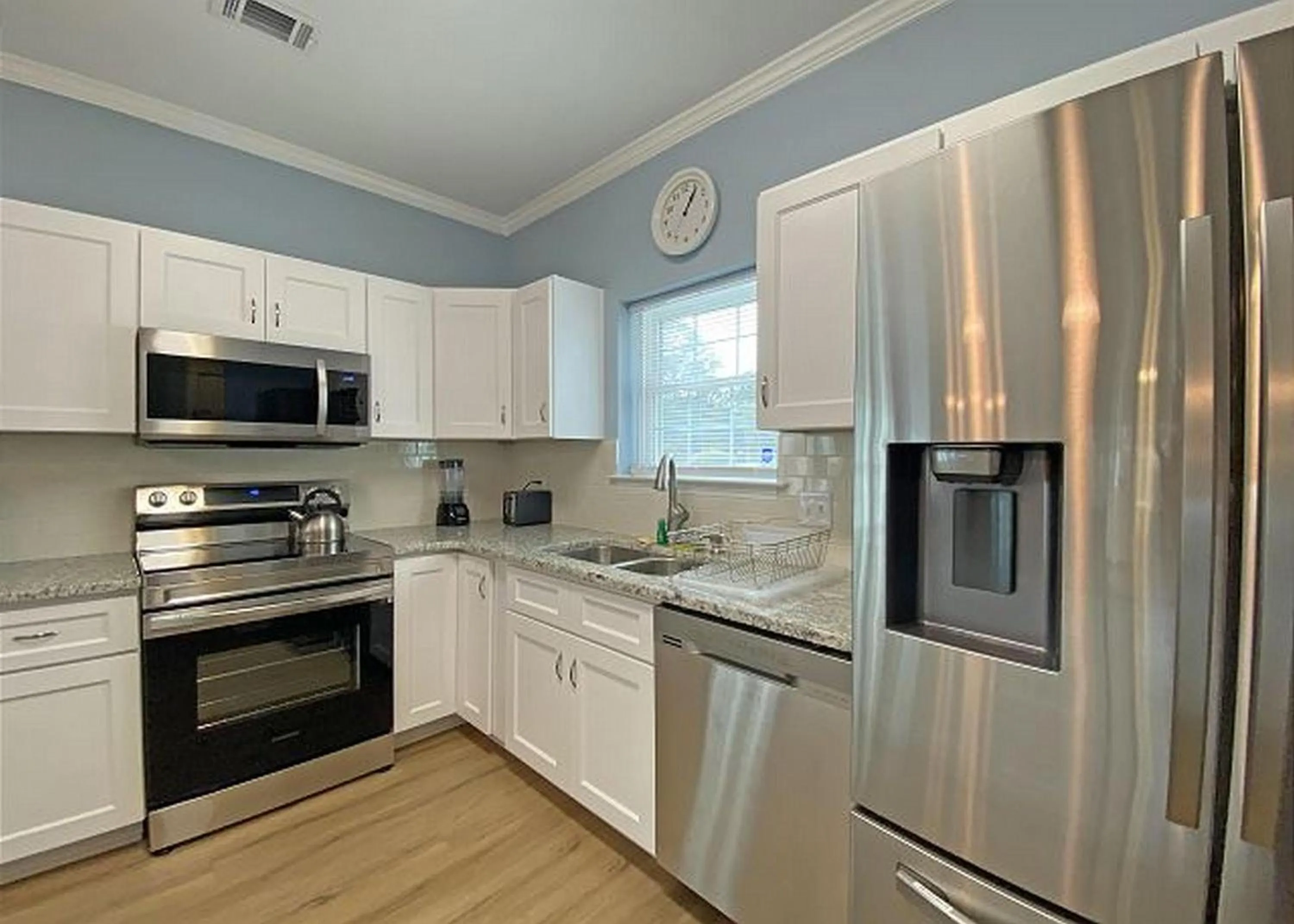Kitchen or kitchenette in Magnolia Place by Palmetto Vacations