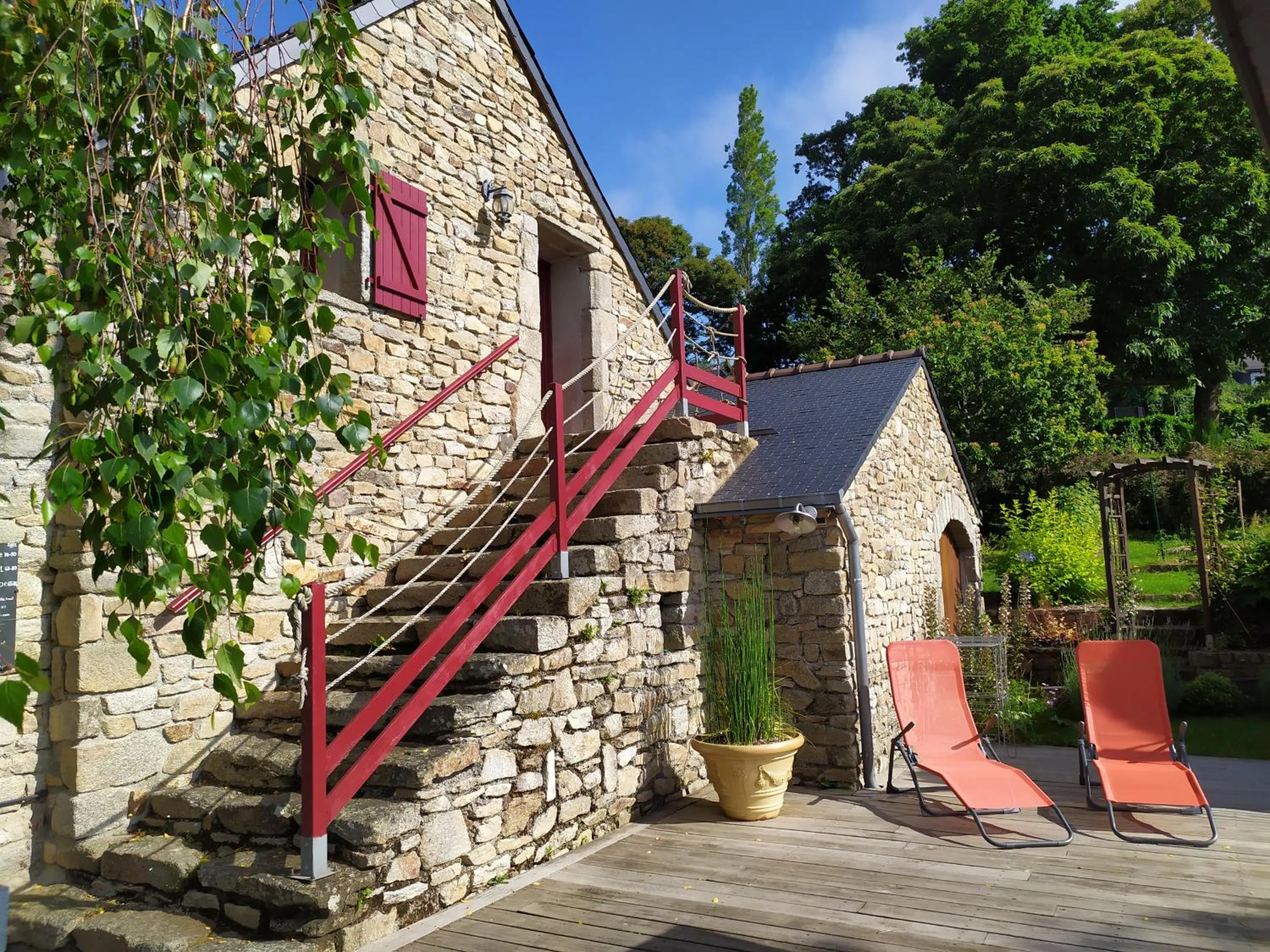 Property building in La Bisquine