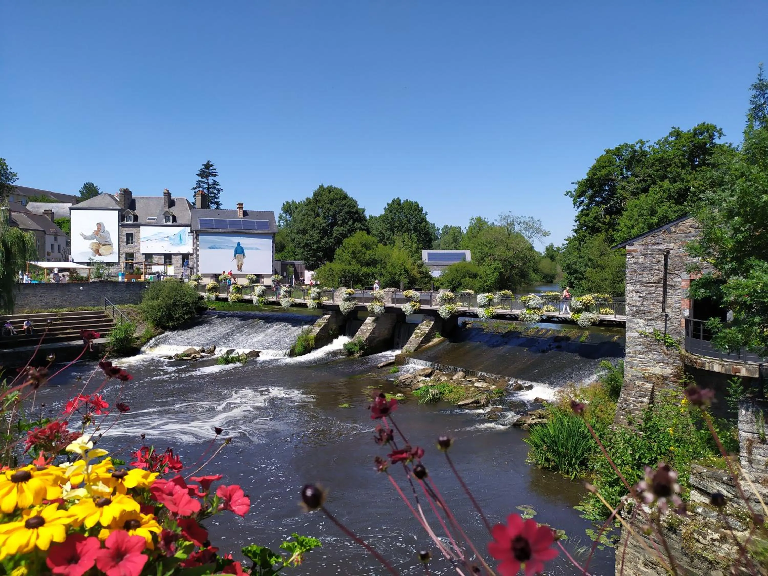 Nearby landmark in La Bisquine