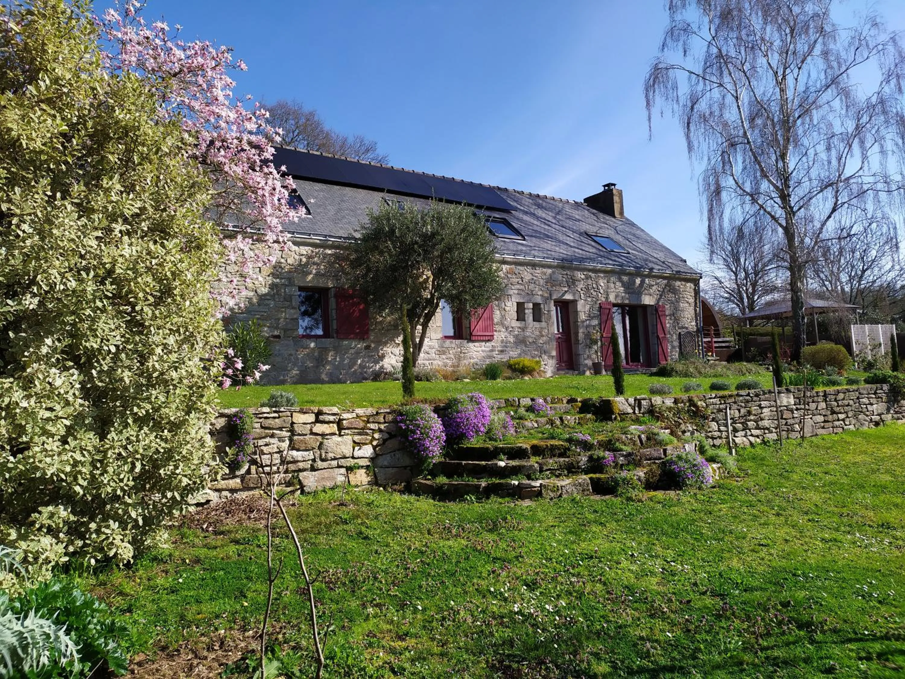 Property building in La Bisquine