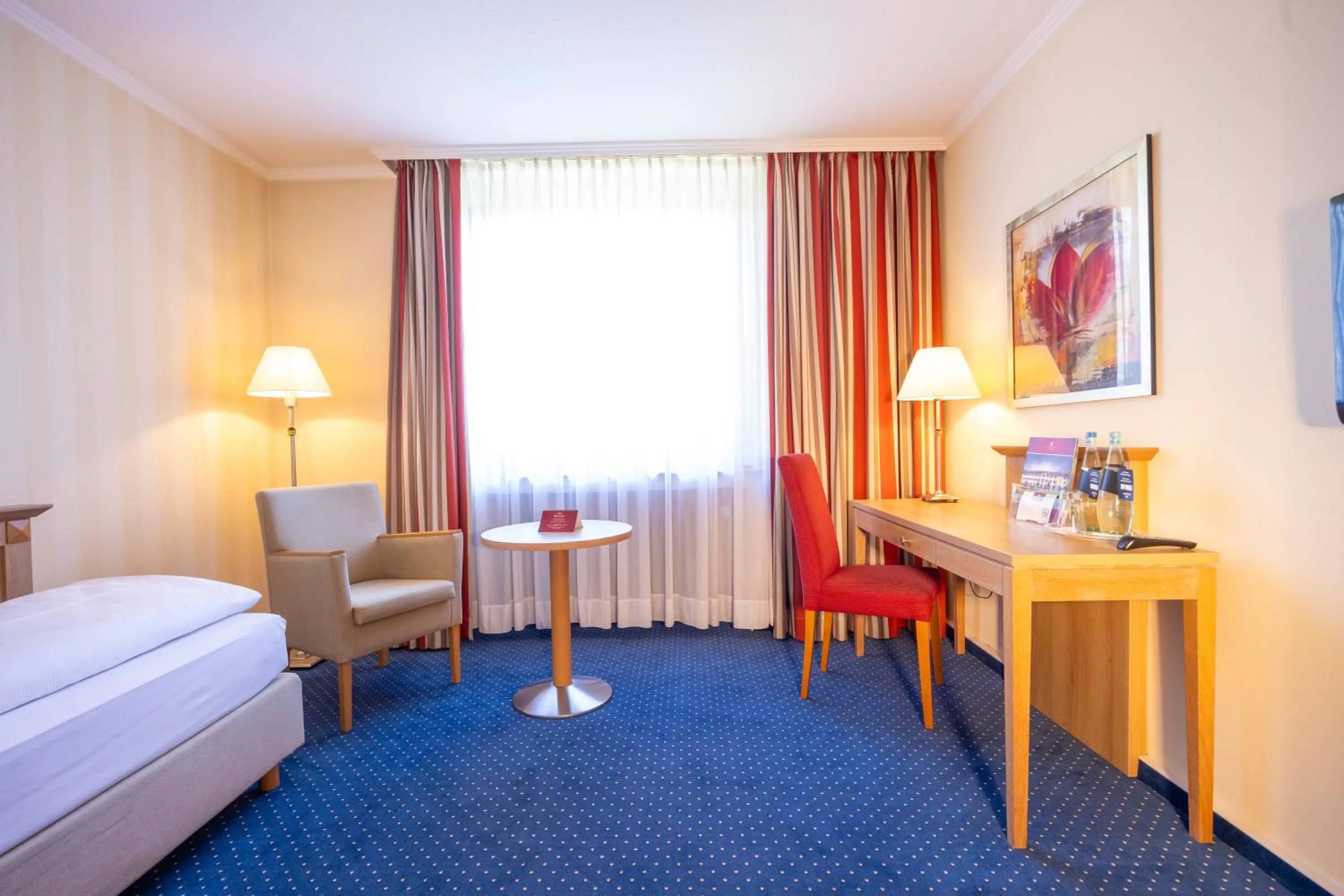 Photo of the whole room, Bed in Parkhotel Hohenfeld Münster