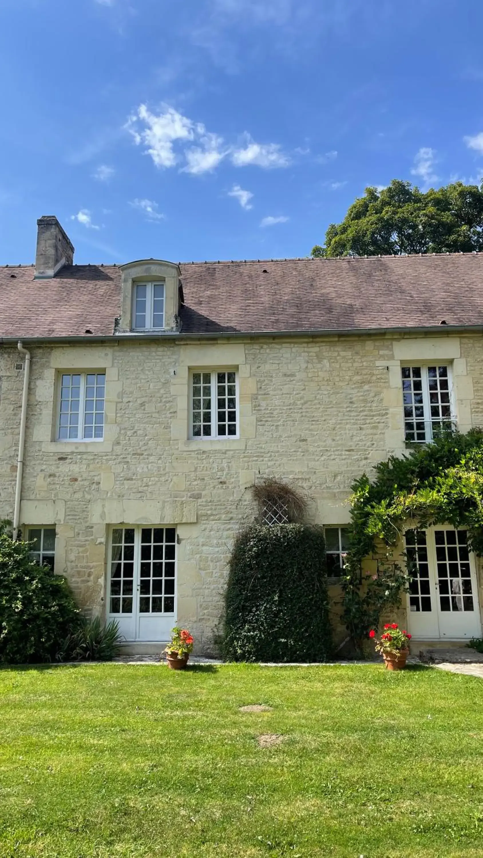 Property building in Chambres d'hôtes du Bas Manoir Property building in Chambres d'hôtes du Bas Manoir