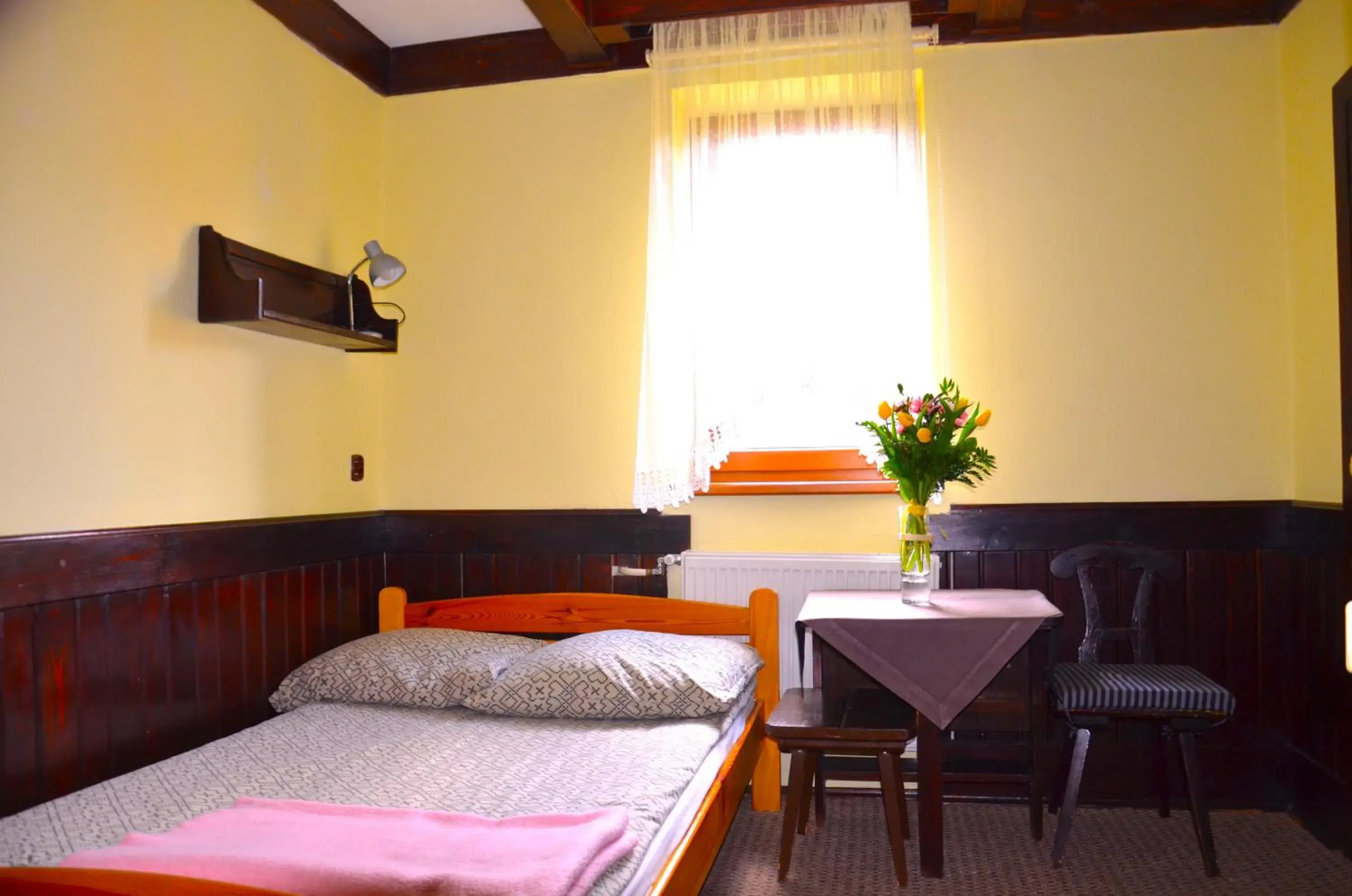 Single Room with Private Bathroom in Ośrodek Wypoczynkowo-Szkoleniowy HALNY Single Room with Private Bathroom in Ośrodek Wypoczynkowo-Szkoleniowy HALNY