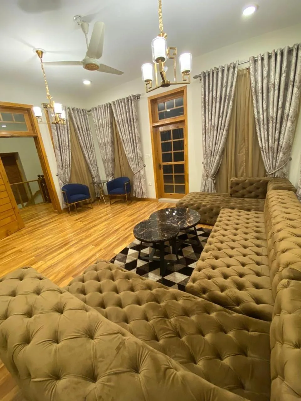 Seating area in ISLE OF HIGHLAND TOURS Guest House