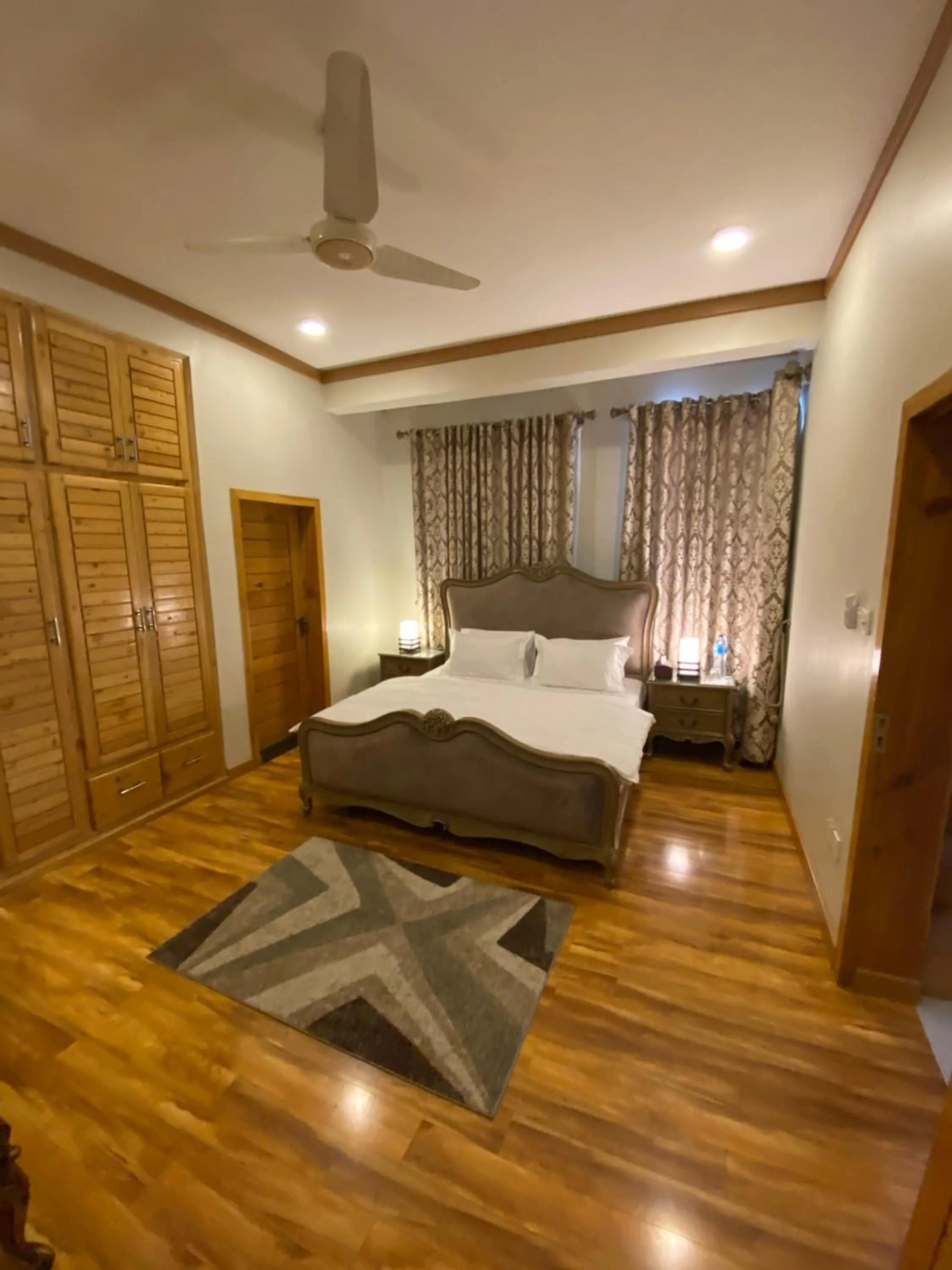 Bed in ISLE OF HIGHLAND TOURS Guest House