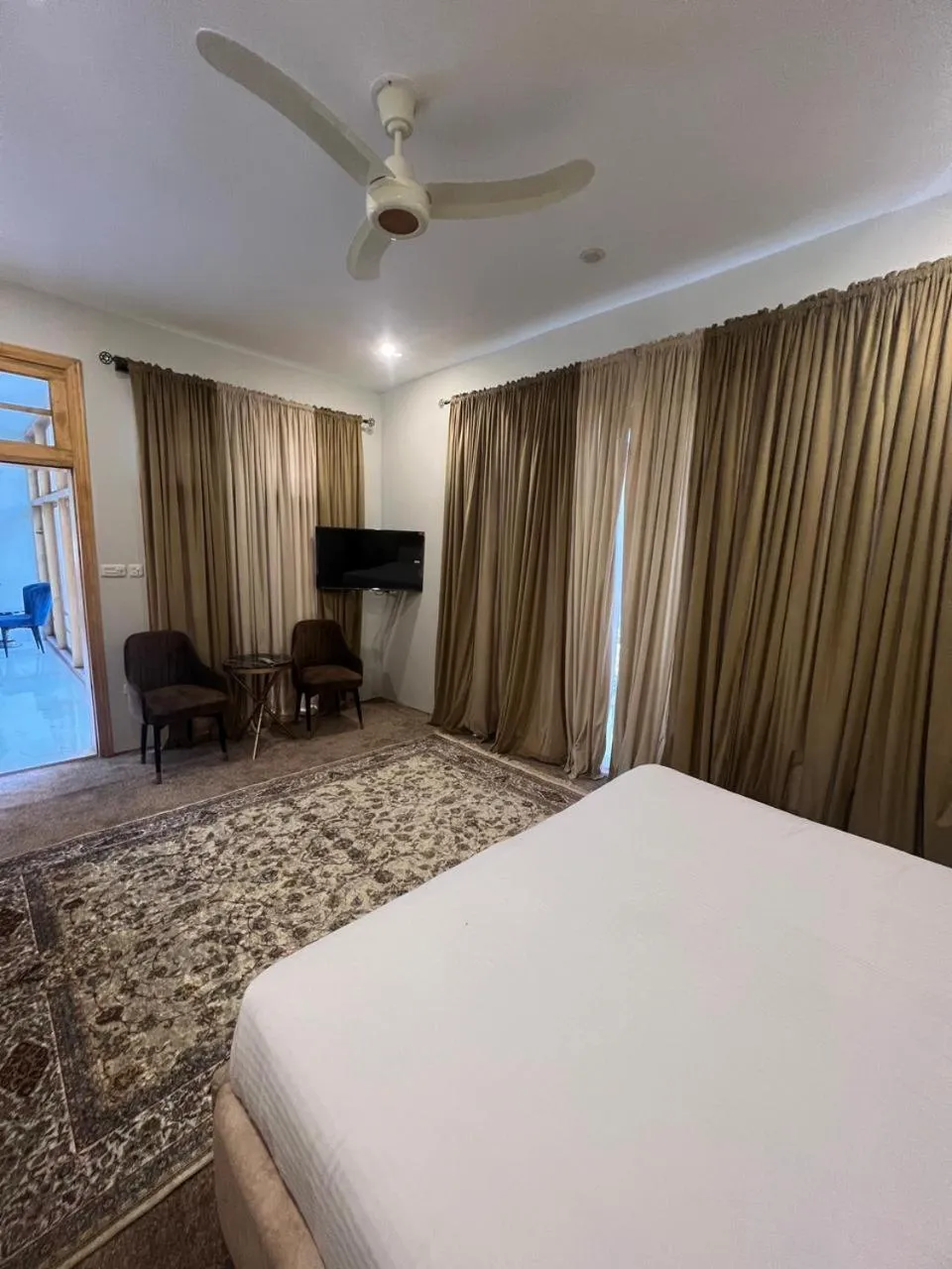 Bed in ISLE OF HIGHLAND TOURS Guest House