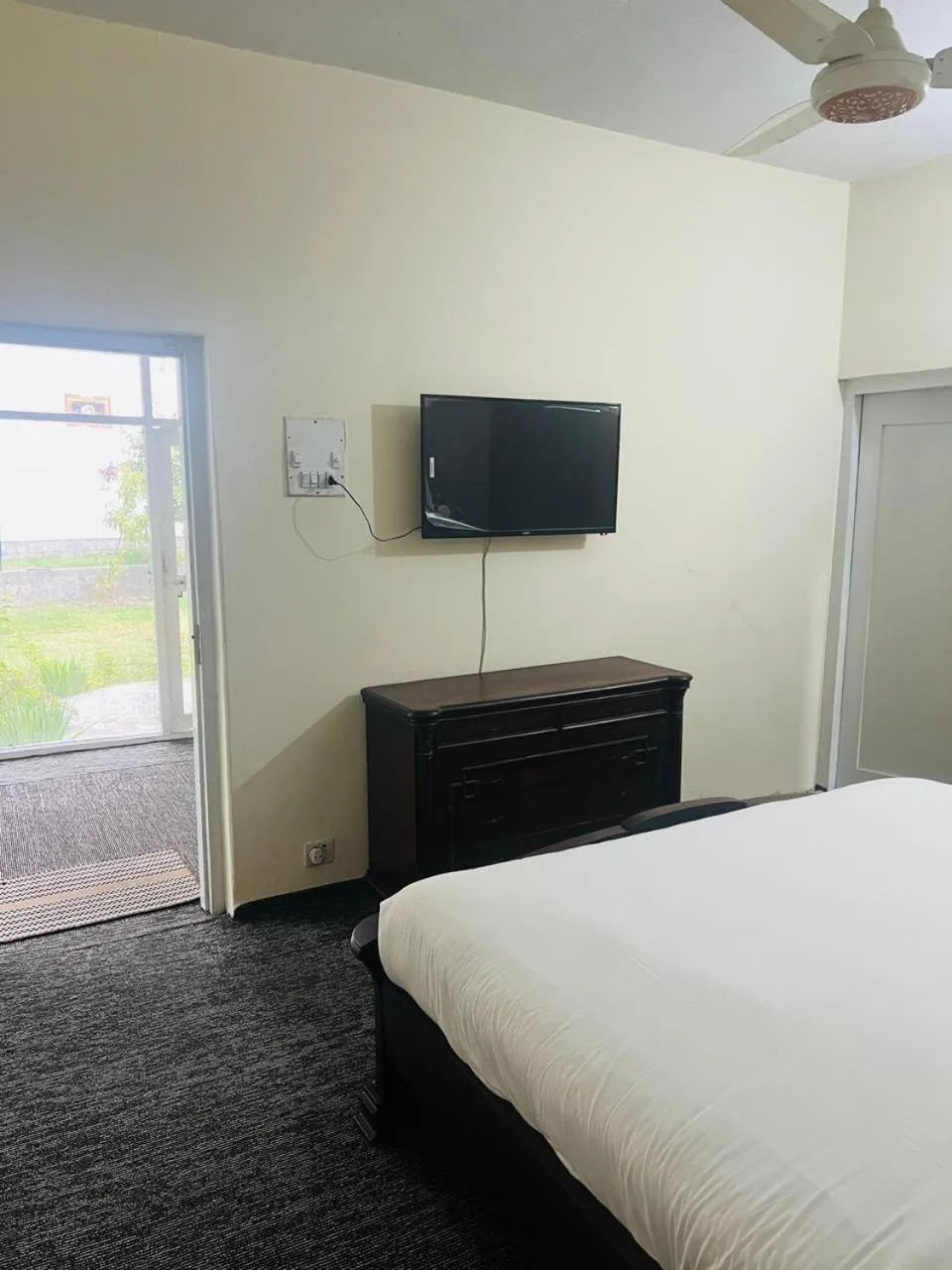 Bed in ISLE OF HIGHLAND TOURS Guest House