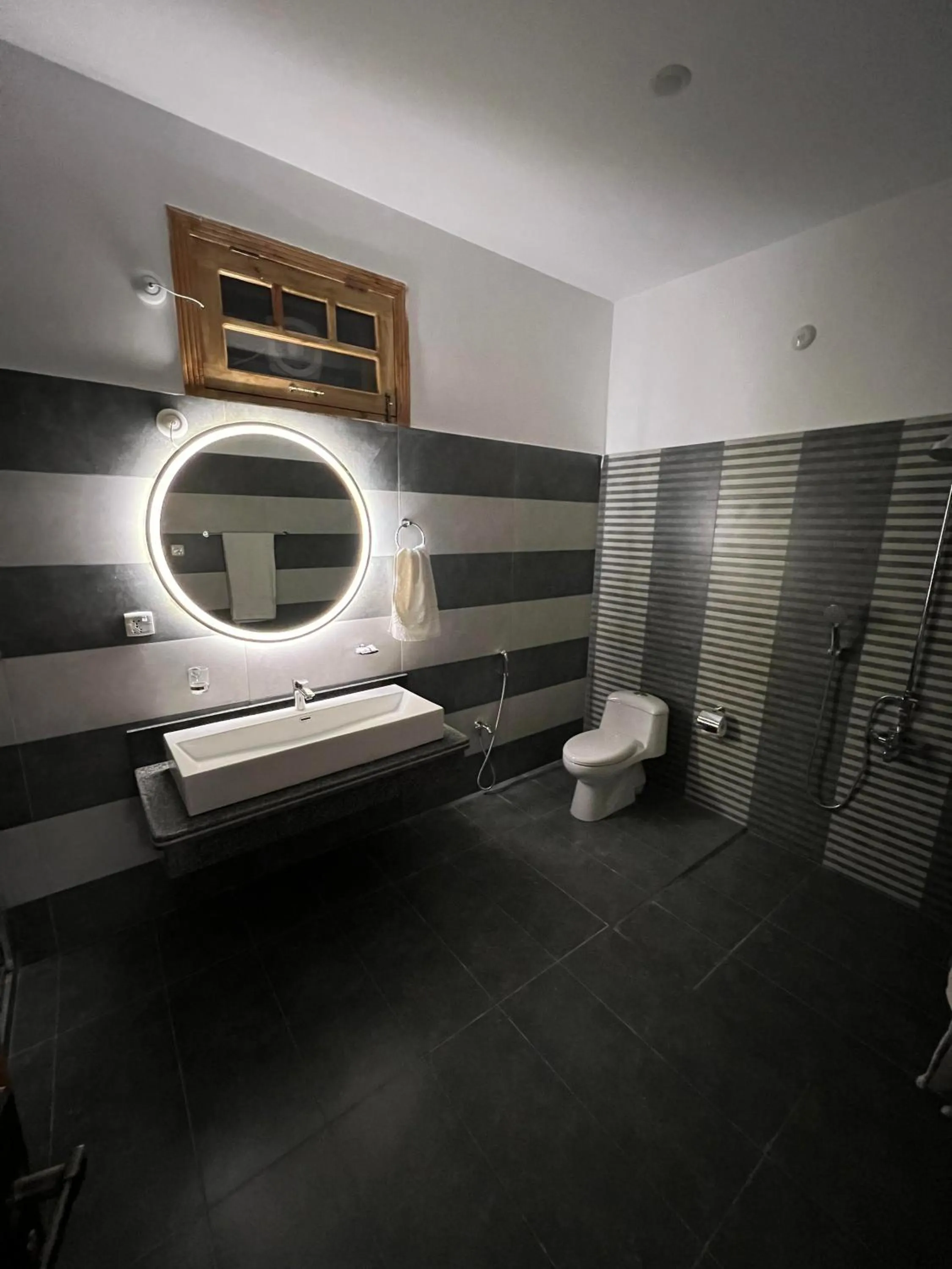 Bathroom in ISLE OF HIGHLAND TOURS Guest House