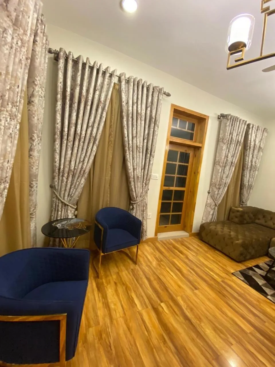 Seating area in ISLE OF HIGHLAND TOURS Guest House