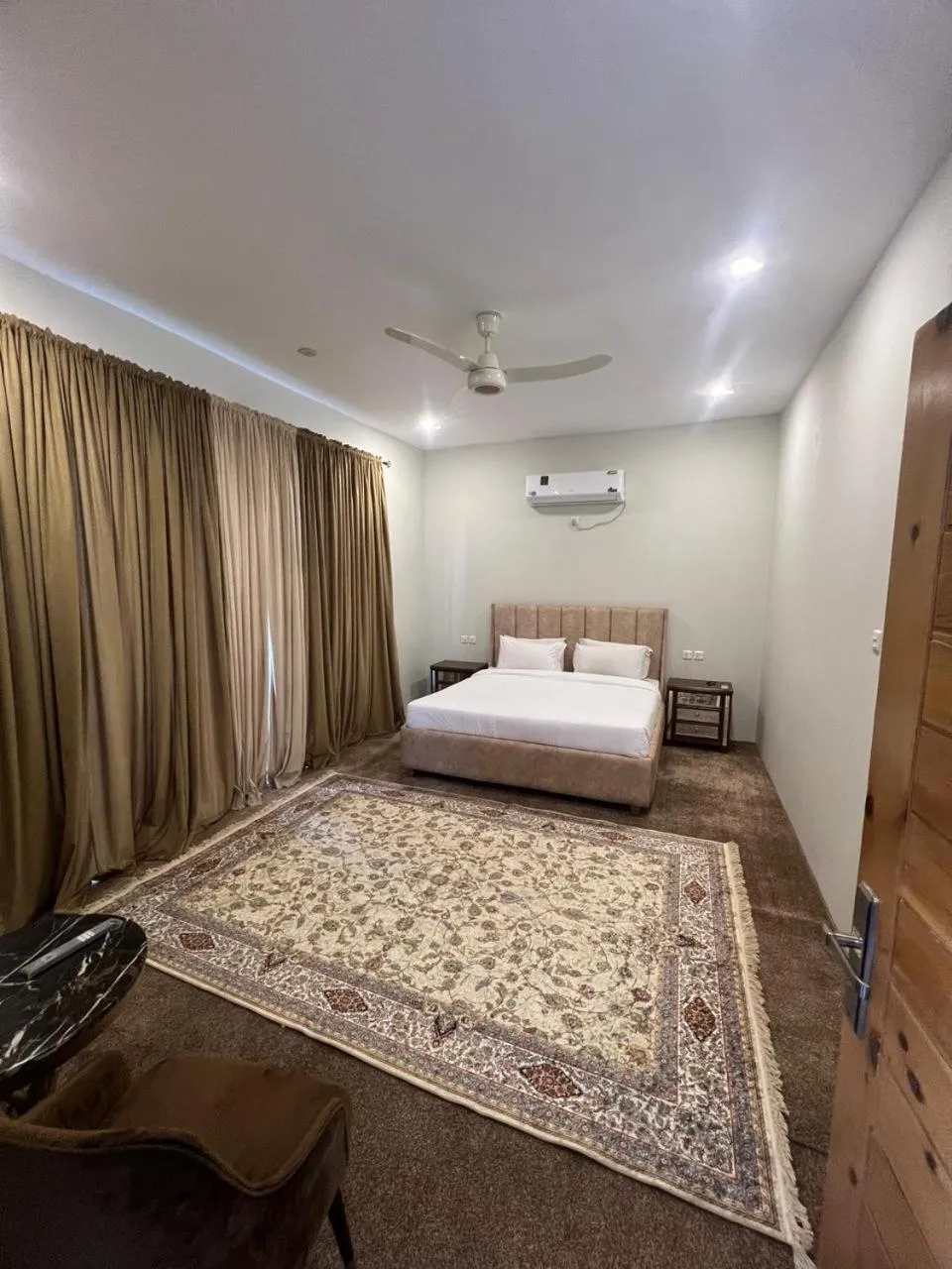 Bed in ISLE OF HIGHLAND TOURS Guest House