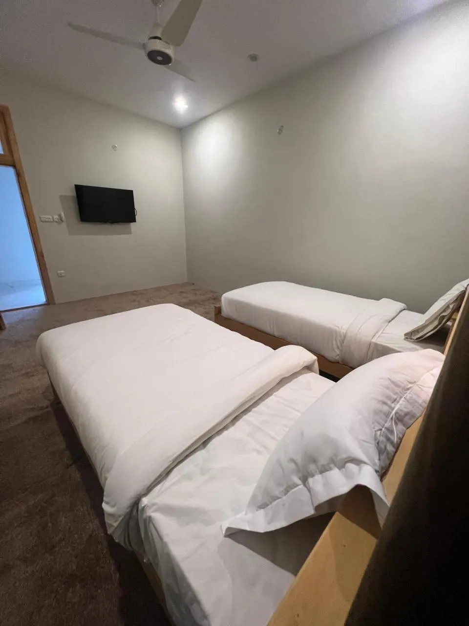 Bed in ISLE OF HIGHLAND TOURS Guest House