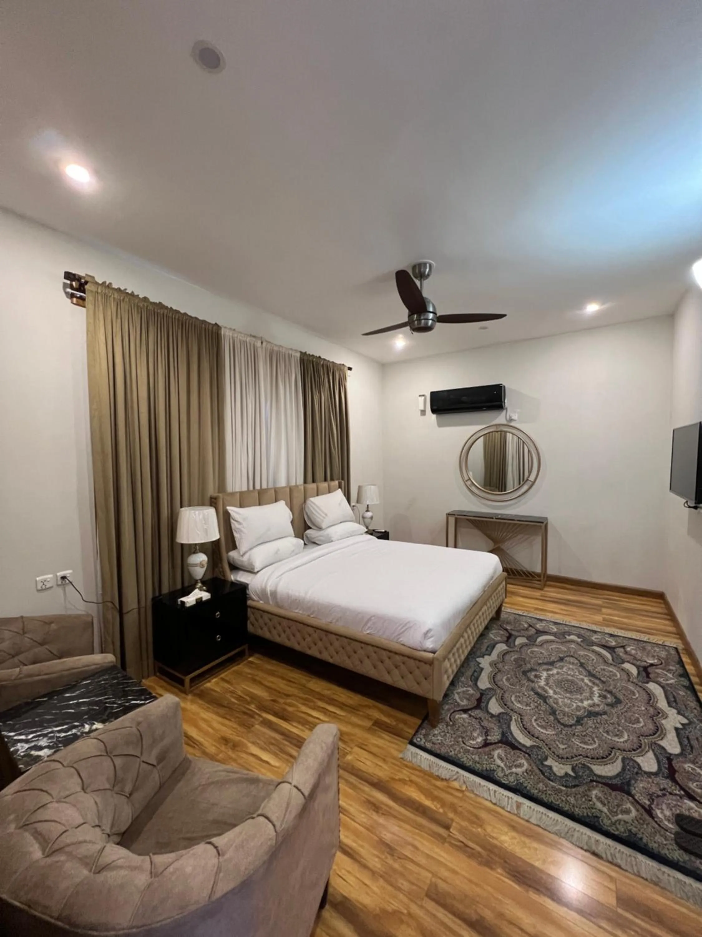 Bed in ISLE OF HIGHLAND TOURS Guest House