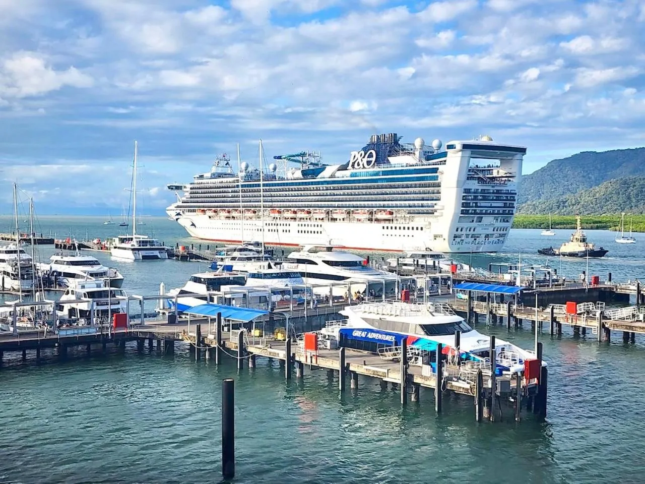 Cairns Waterfront Luxury at Harbourlights
