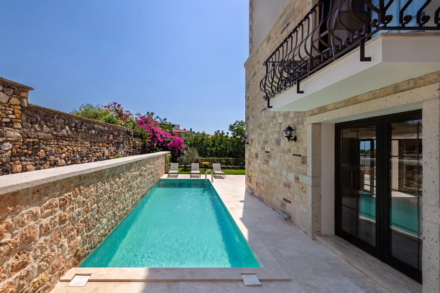 Pool view in Atrium Taş Otel