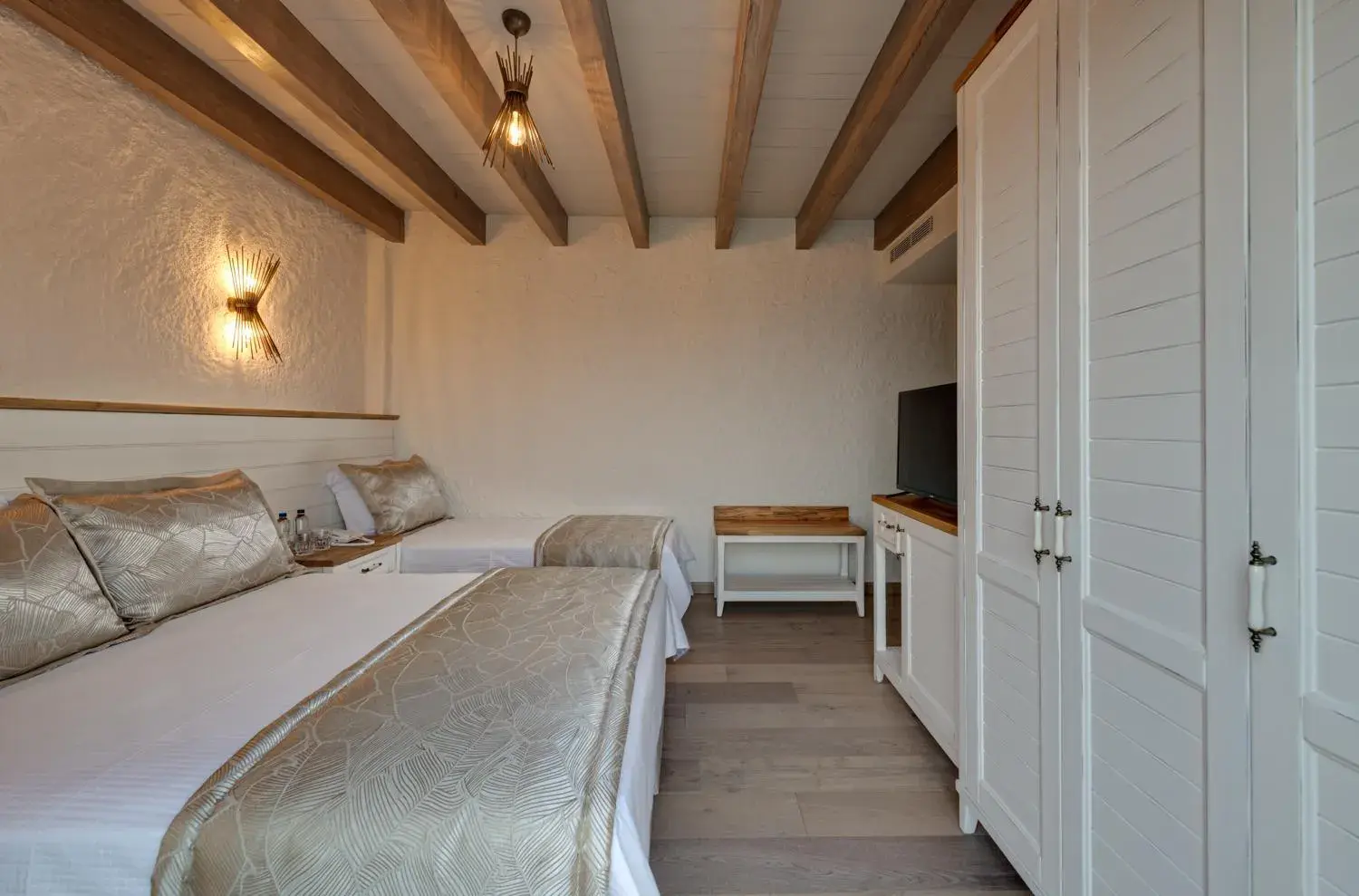 Family Room with Garden View in Atrium Taş Otel Family Room with Garden View in Atrium Taş Otel