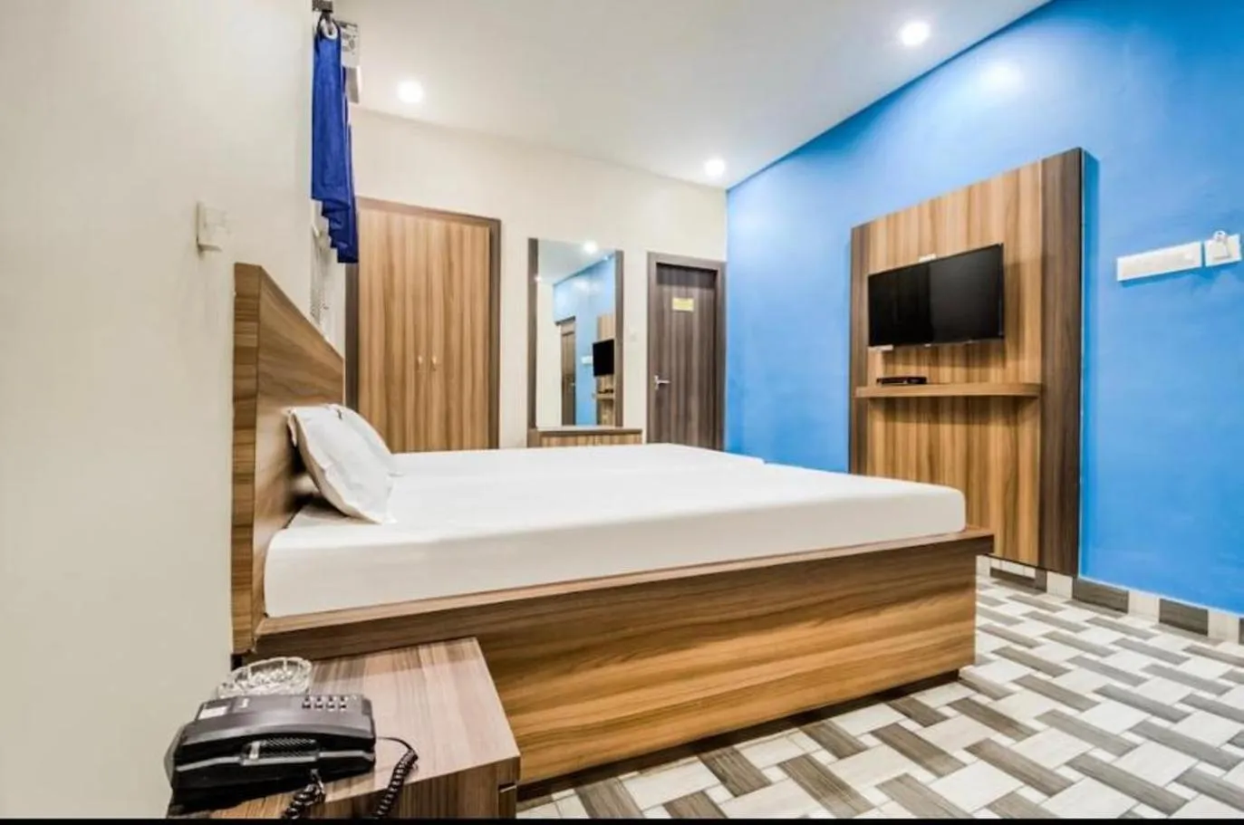 Photo of the whole room, Bed in Hotel Vivek