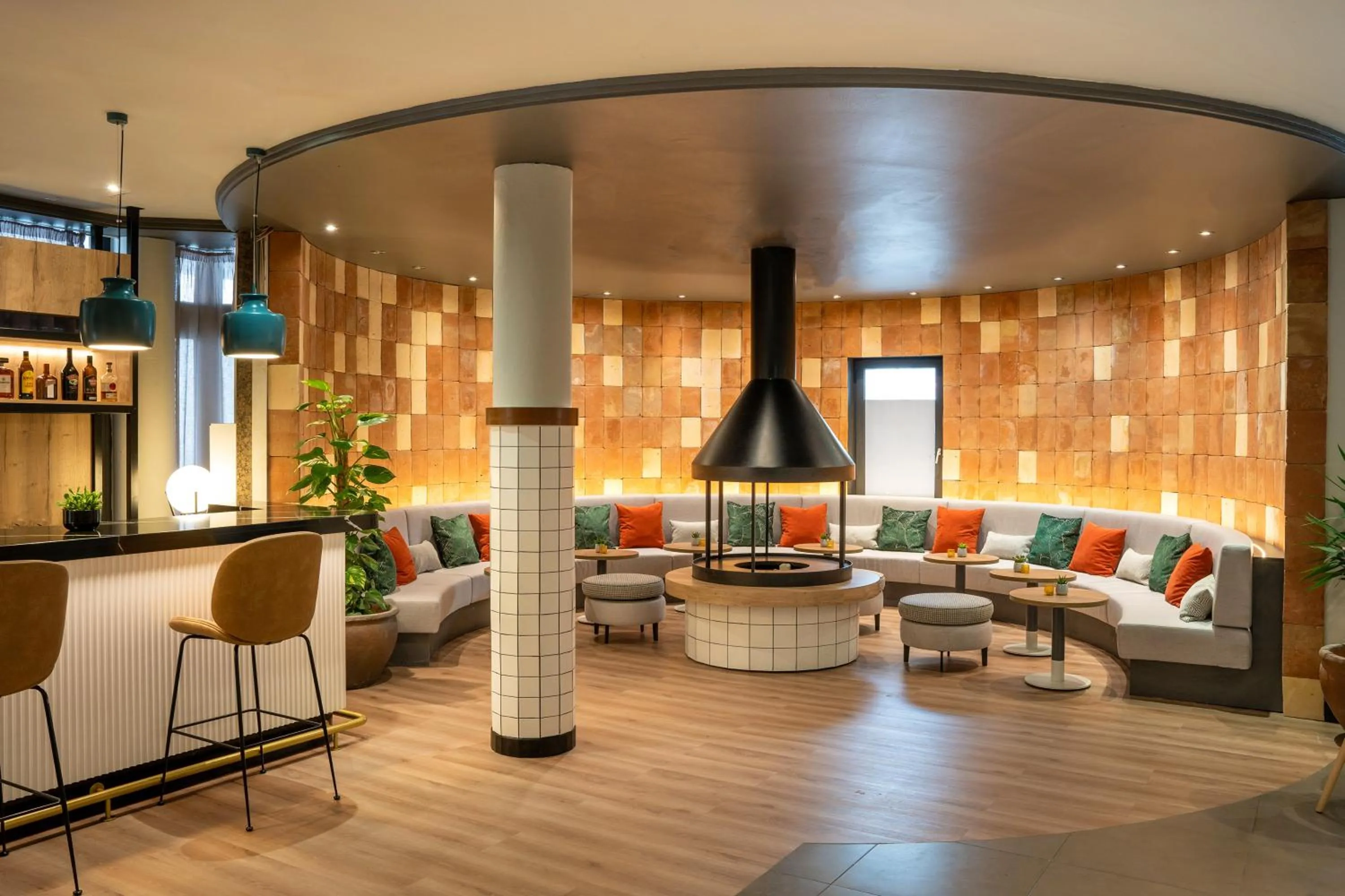 Lounge or bar in Hotel München City Center affiliated by Meliá