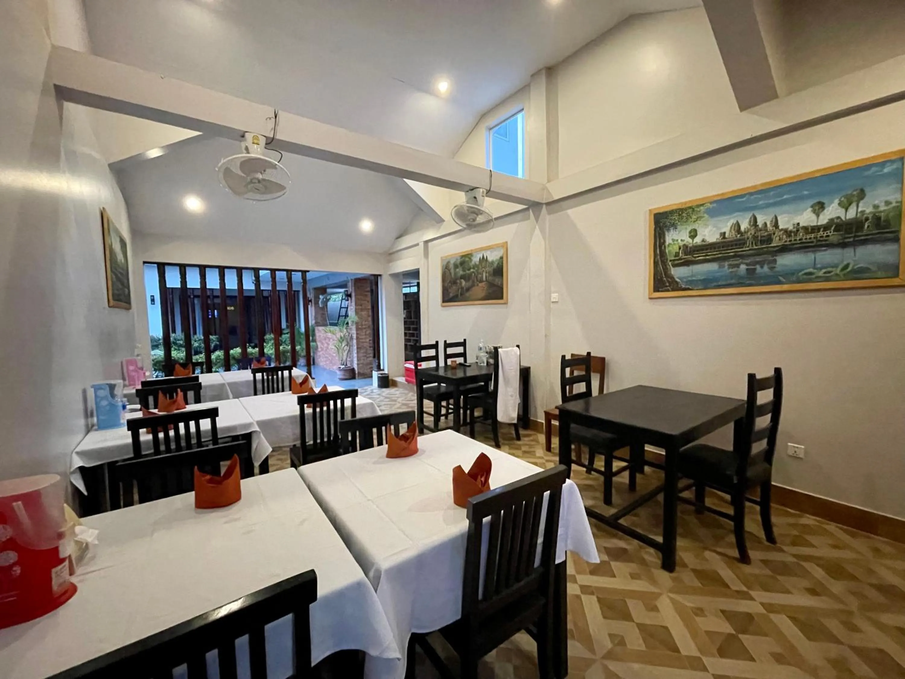 Restaurant/Places to Eat in K Medical Clinic Resort